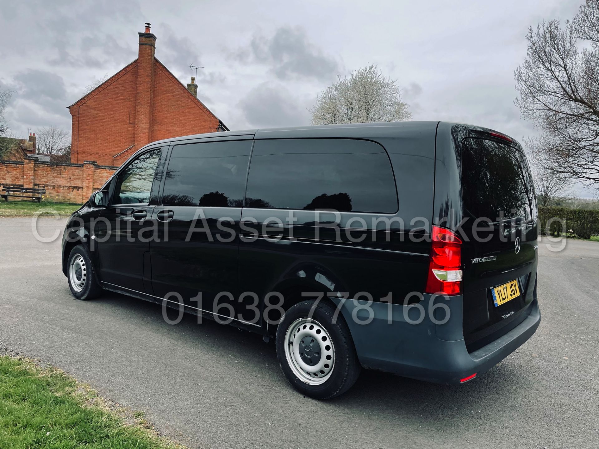 On Sale MERCEDES-BENZ VITO 114 BLUETEC *9 SEATER TOURER PRO / BUS* (2017 - EURO 6) *9G AUTO-LEATHER* - Image 9 of 48