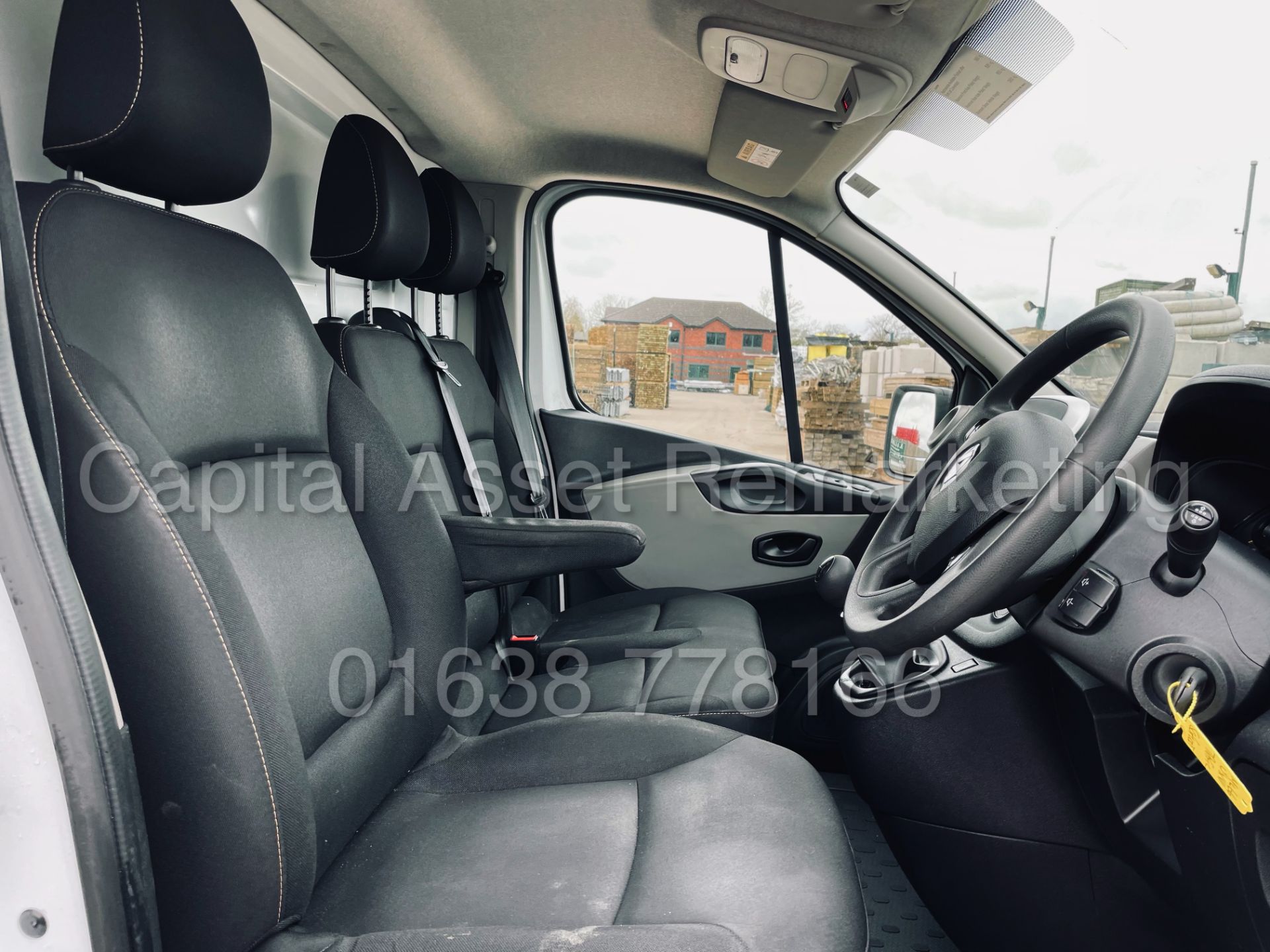 (On Sale) RENAULT TRAFIC SL29 *BUSINESS ENERGY* PANLE VAN (2017 - EURO 6) '1.6 DCI - 6 SPEED' *A/C* - Image 30 of 47