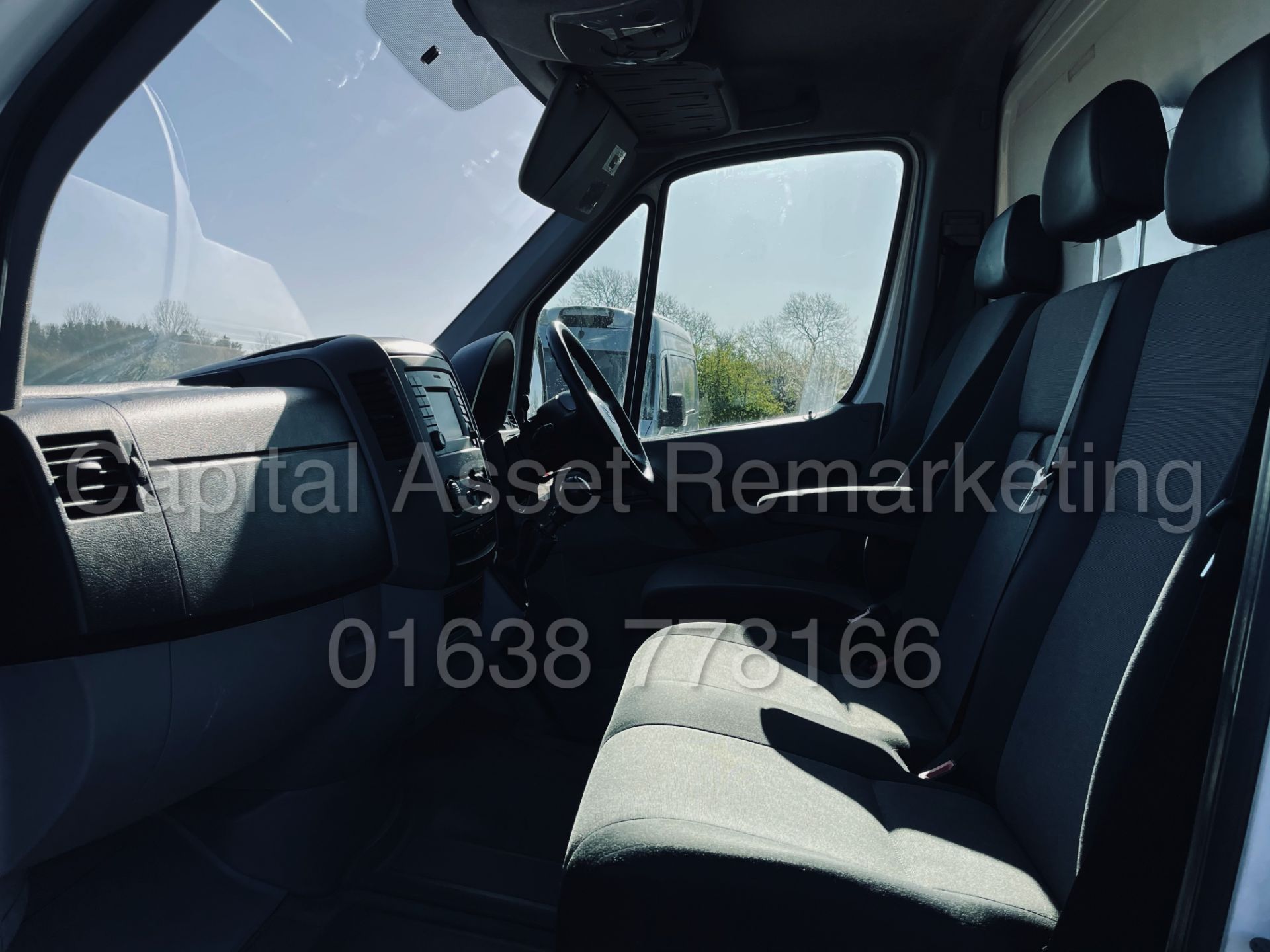 (On Sale) VOLKSWAGEN CRAFTER CR35 *LWB - CURTAIN SIDE / LUTON* (67 REG - EURO 6) '2.0 TDI - 6 SPEED' - Image 21 of 41