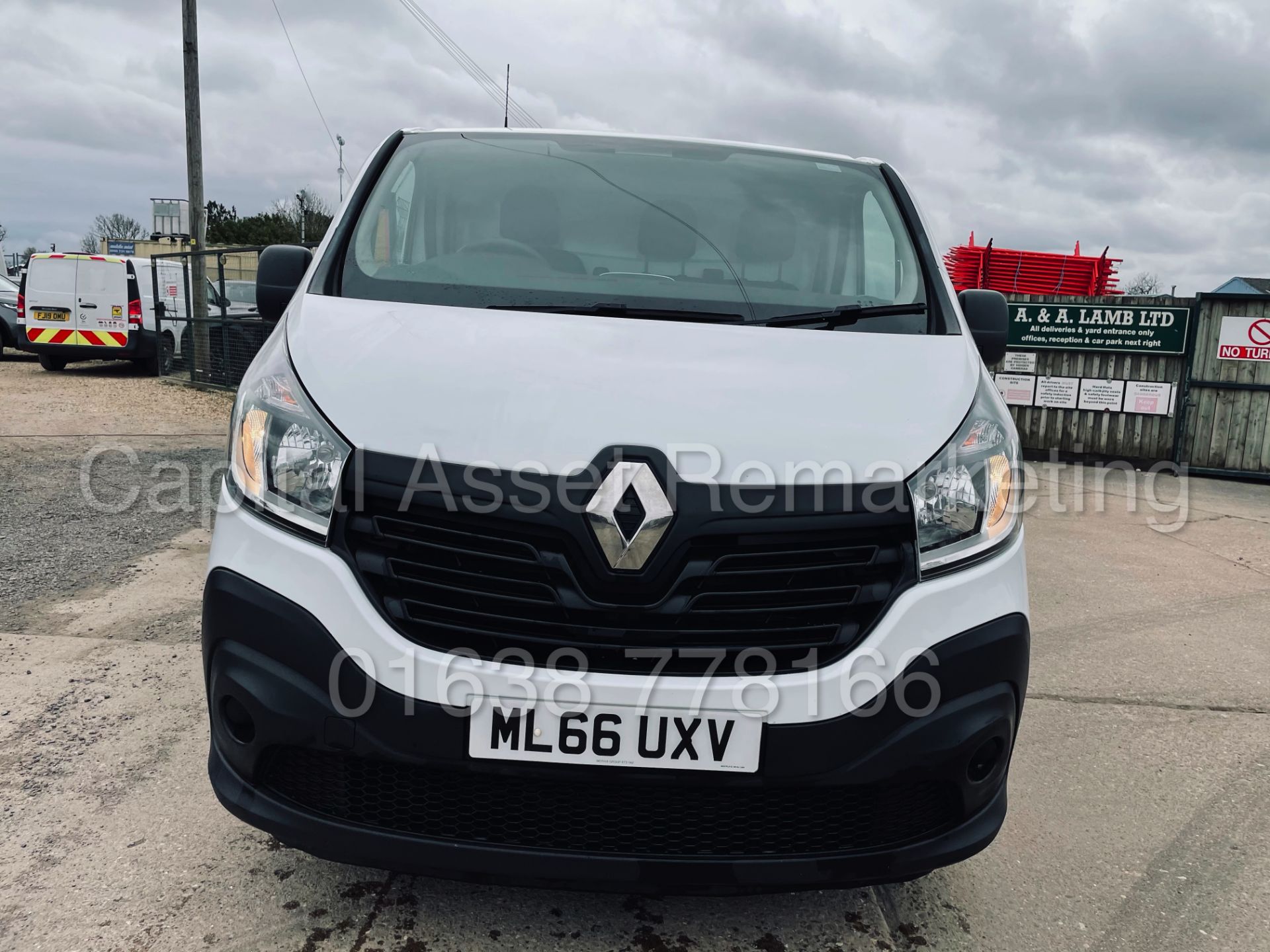 (On Sale) RENAULT TRAFIC SL29 *BUSINESS ENERGY* PANLE VAN (2017 - EURO 6) '1.6 DCI - 6 SPEED' *A/C* - Image 4 of 47