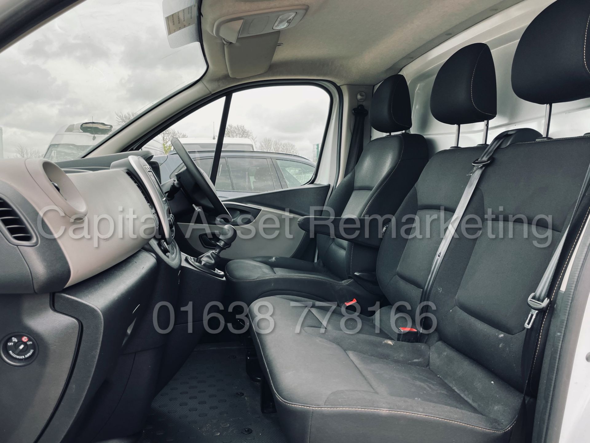 (On Sale) RENAULT TRAFIC SL29 *BUSINESS ENERGY* PANLE VAN (2017 - EURO 6) '1.6 DCI - 6 SPEED' *A/C* - Image 24 of 47