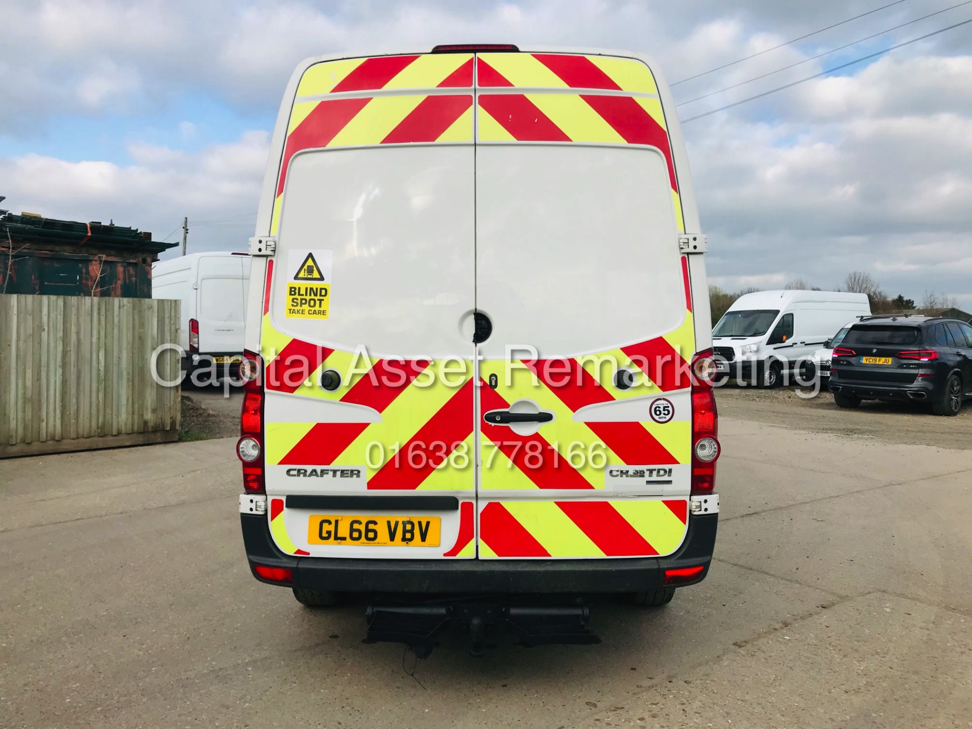 (ON SALE) VOLKSWAGEN CRAFTER CR35 2.0TDI "BLUE-MOTION" MWB (2017 MODEL) *EURO 6 / ULEZ COMPLIANT* - Image 10 of 17