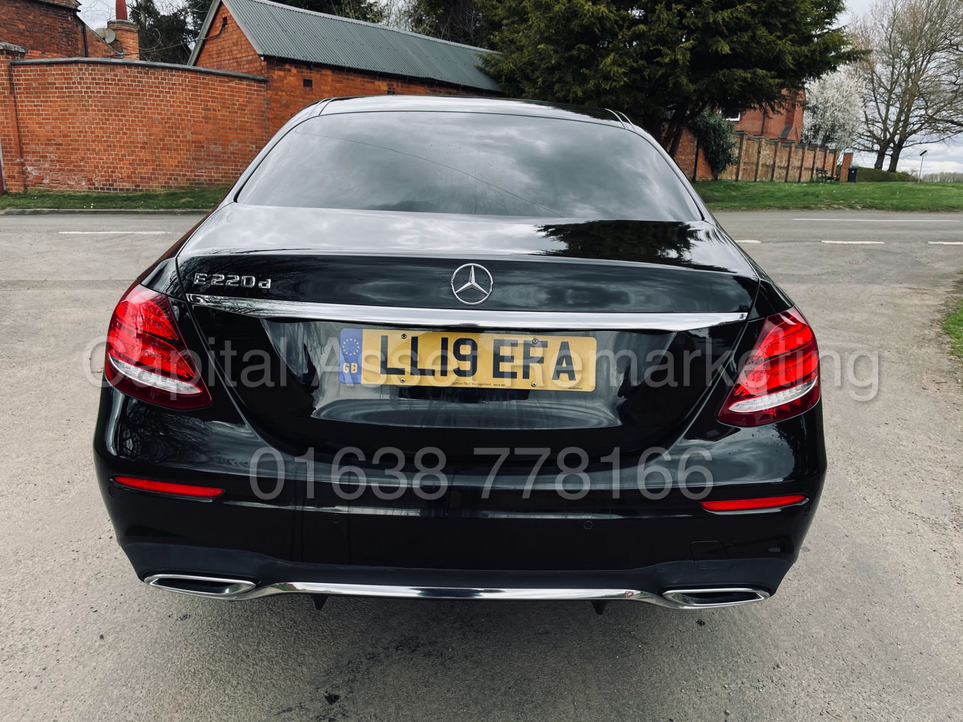 MERCEDES-BENZ E220d *AMG LINE* SALOON (2019 - EURO 6) '9G TRONIC AUTO - LEATHER- SAT NAV' *TOP SPEC* - Image 7 of 51