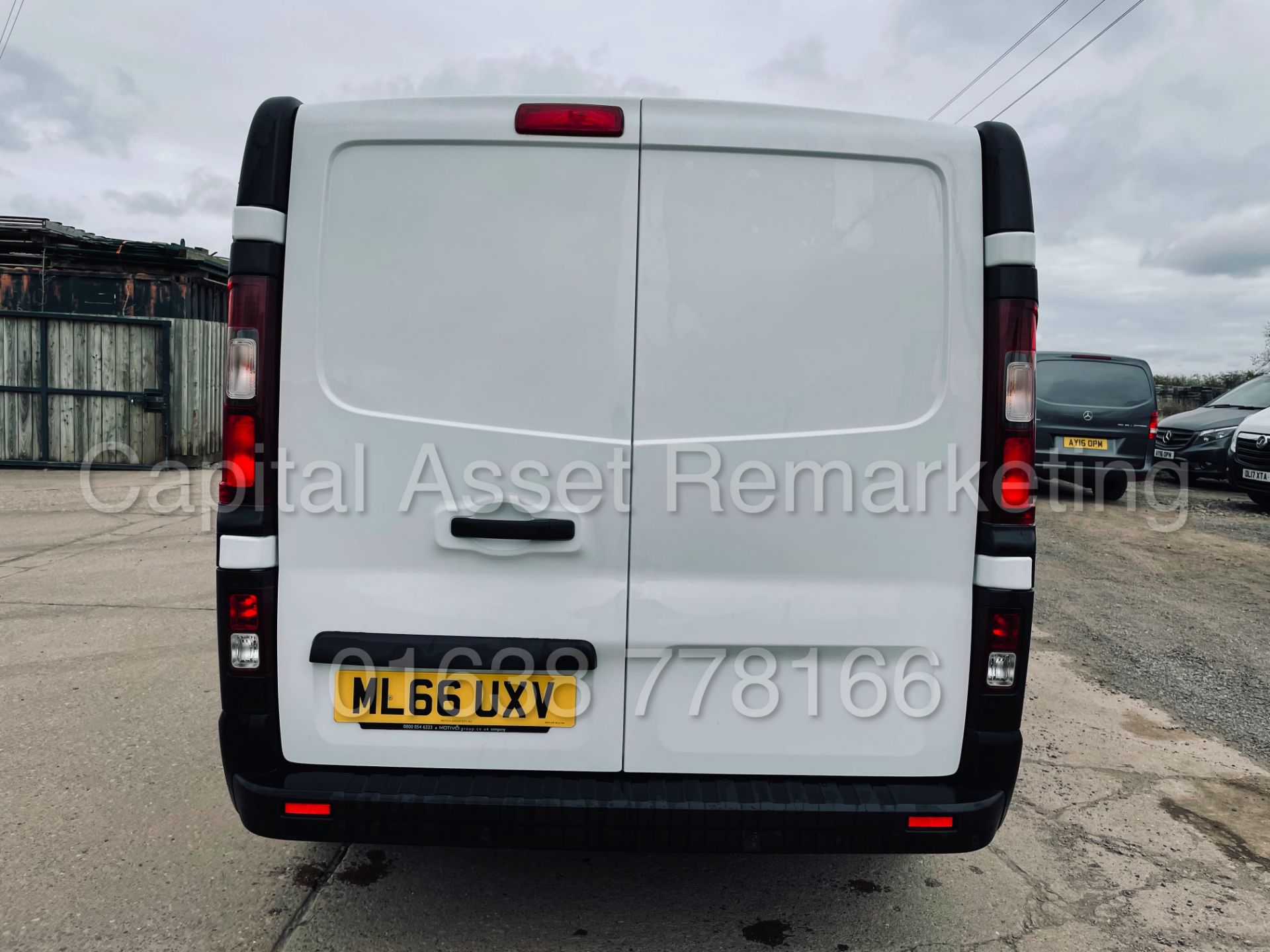 (On Sale) RENAULT TRAFIC SL29 *BUSINESS ENERGY* PANLE VAN (2017 - EURO 6) '1.6 DCI - 6 SPEED' *A/C* - Image 11 of 47