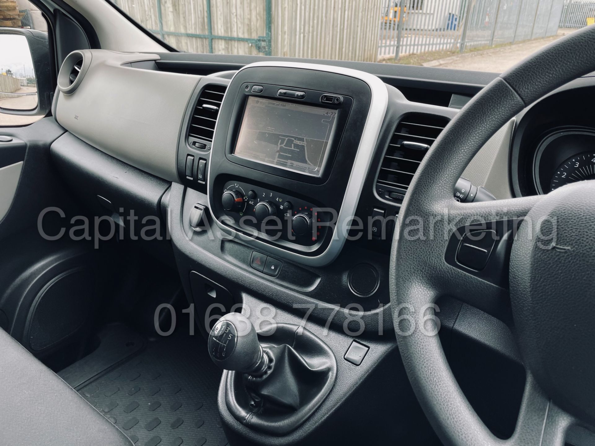 (On Sale) RENAULT TRAFIC SL29 *BUSINESS ENERGY* PANLE VAN (2017 - EURO 6) '1.6 DCI - 6 SPEED' *A/C* - Image 35 of 47