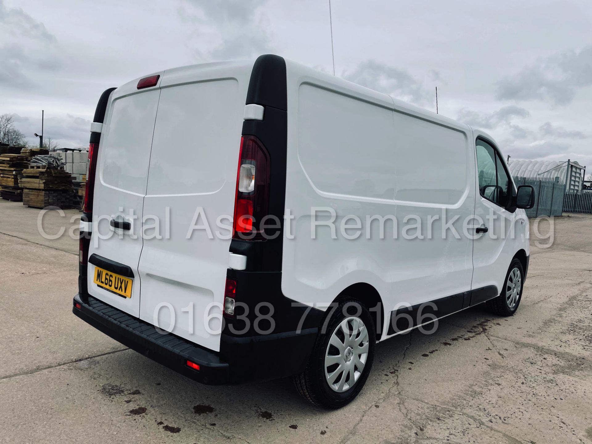 (On Sale) RENAULT TRAFIC SL29 *BUSINESS ENERGY* PANLE VAN (2017 - EURO 6) '1.6 DCI - 6 SPEED' *A/C* - Image 12 of 47