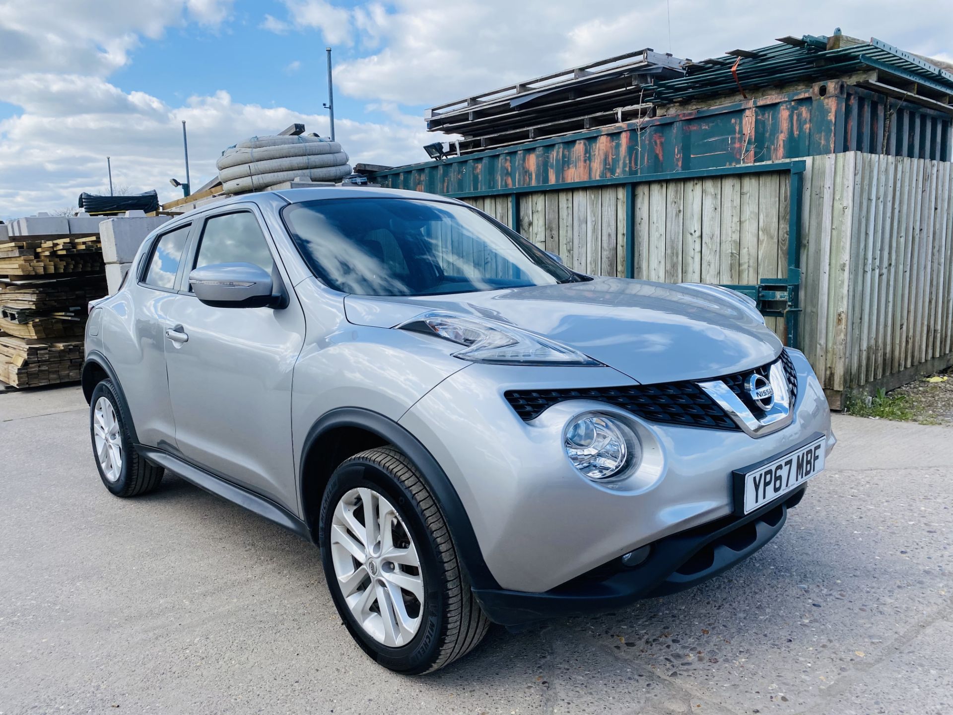 ON SALE NISSAN JUKE N-CONNECTA Cet 1.6 PETROL "AUTO" (SUV) 2018 MODEL - SAT NAV -LEATHER -HUGE SPEC! - Image 2 of 21