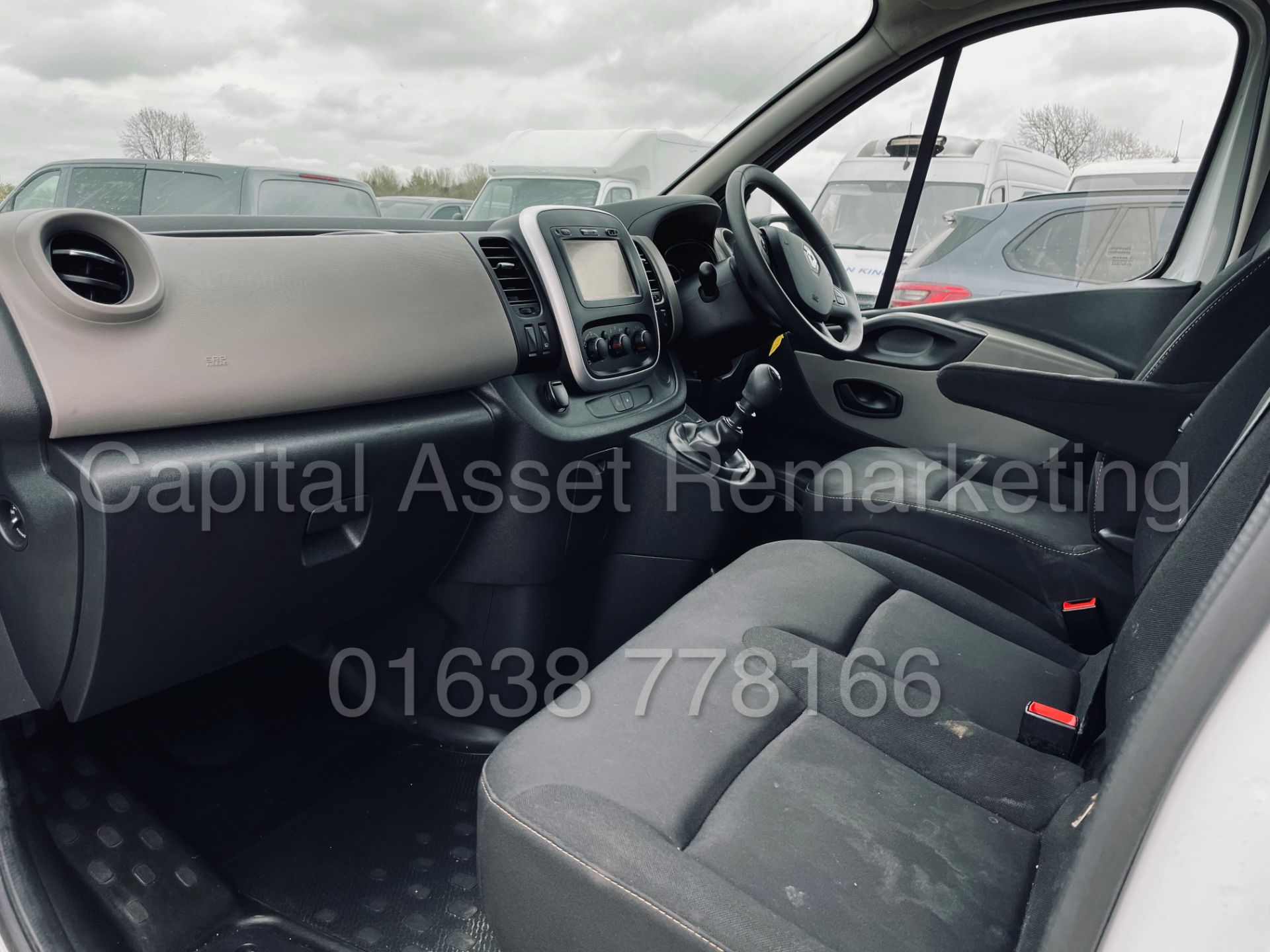 (On Sale) RENAULT TRAFIC SL29 *BUSINESS ENERGY* PANLE VAN (2017 - EURO 6) '1.6 DCI - 6 SPEED' *A/C* - Image 21 of 47