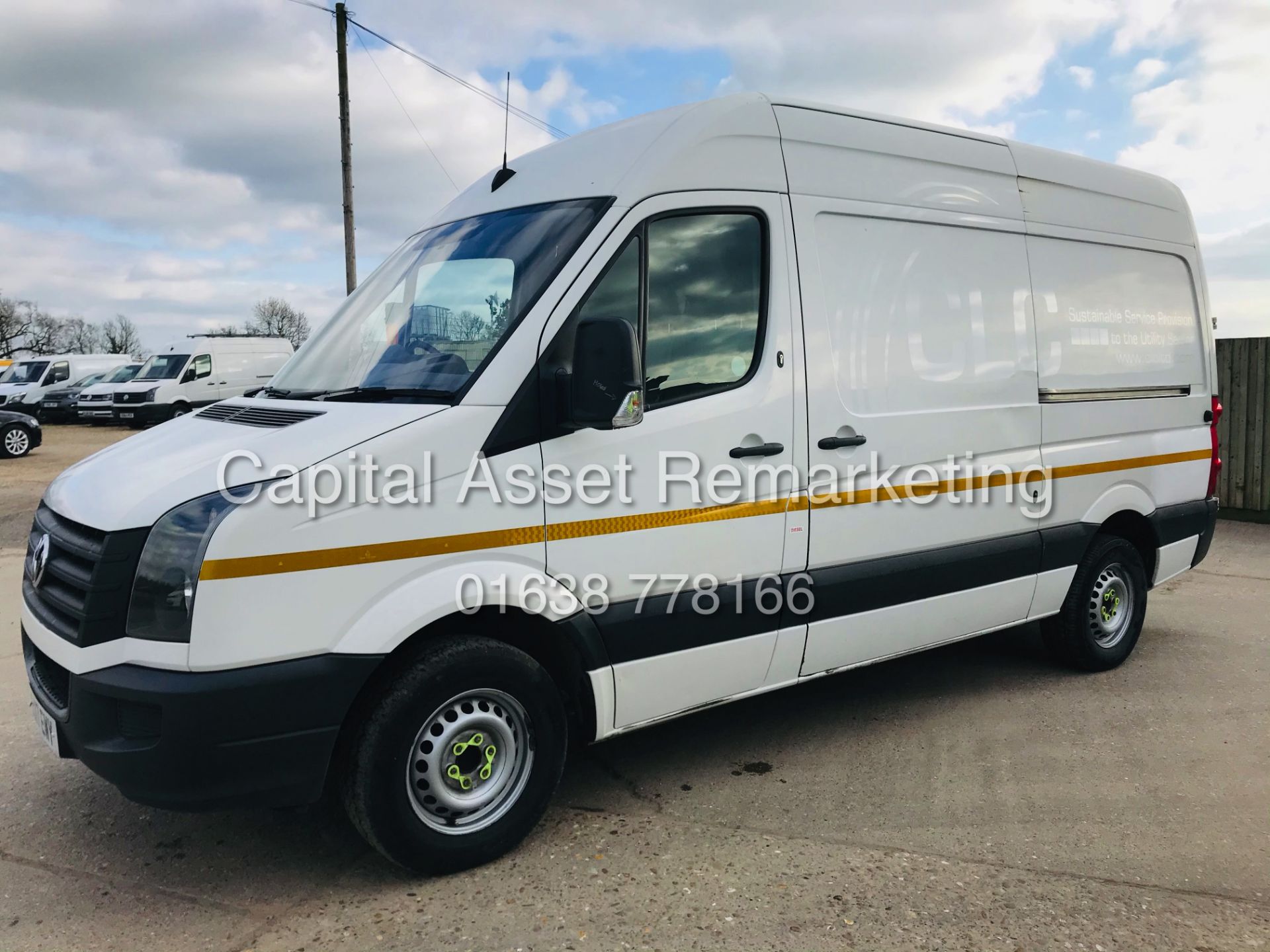 (ON SALE) VOLKSWAGEN CRAFTER 2.0 TDI BLUE-MOTION MWB (17 REG) 1 OWNER *AIR CON* ELEC PACK - CRUISE - Image 2 of 18