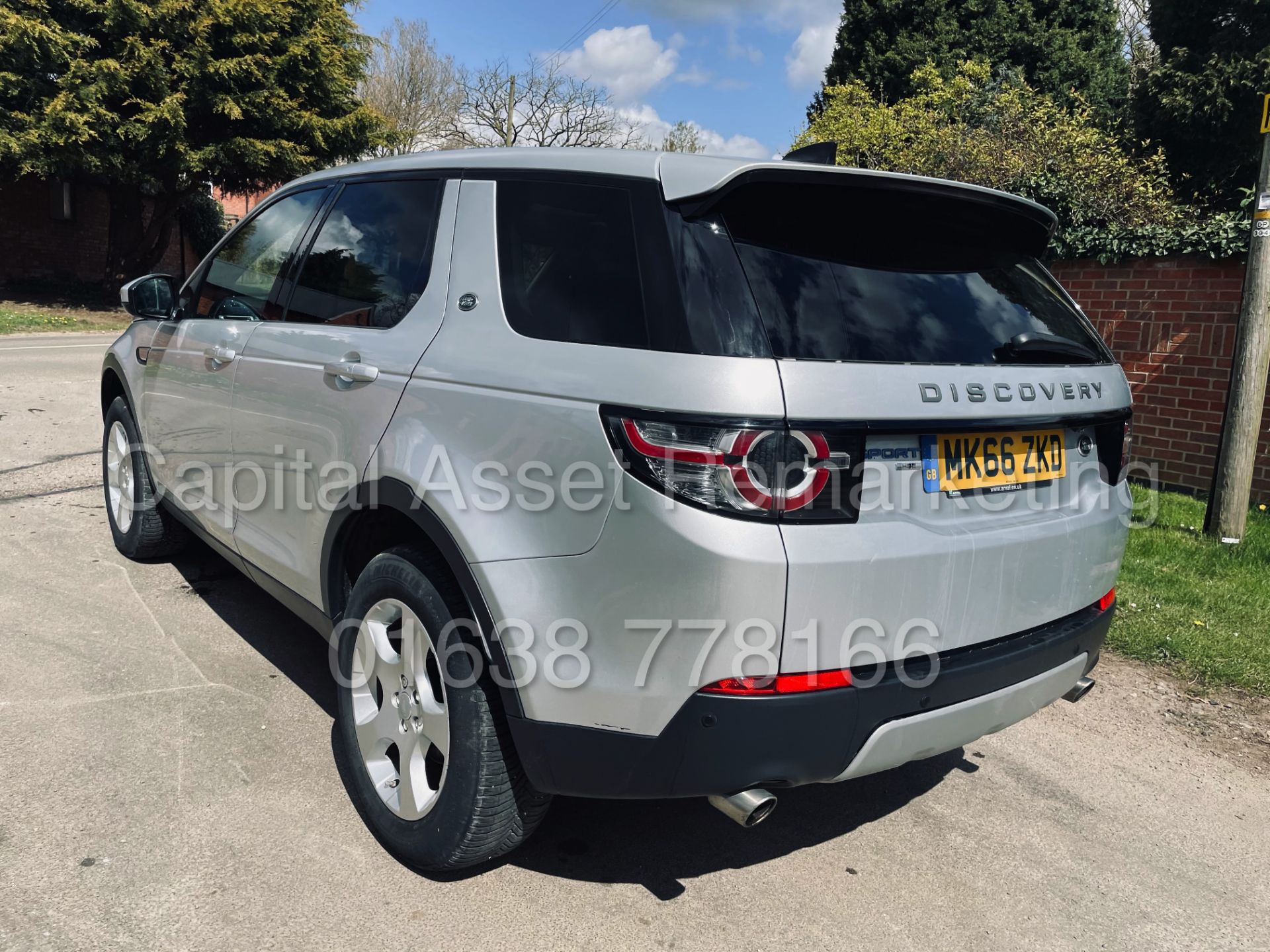 (On Sale) LAND ROVER DISCOVERY SPORT *HSE* SUV (66 REG - 2.0 TD4) *LEATHER - PAN ROOF - SAT NAV* - Image 10 of 55