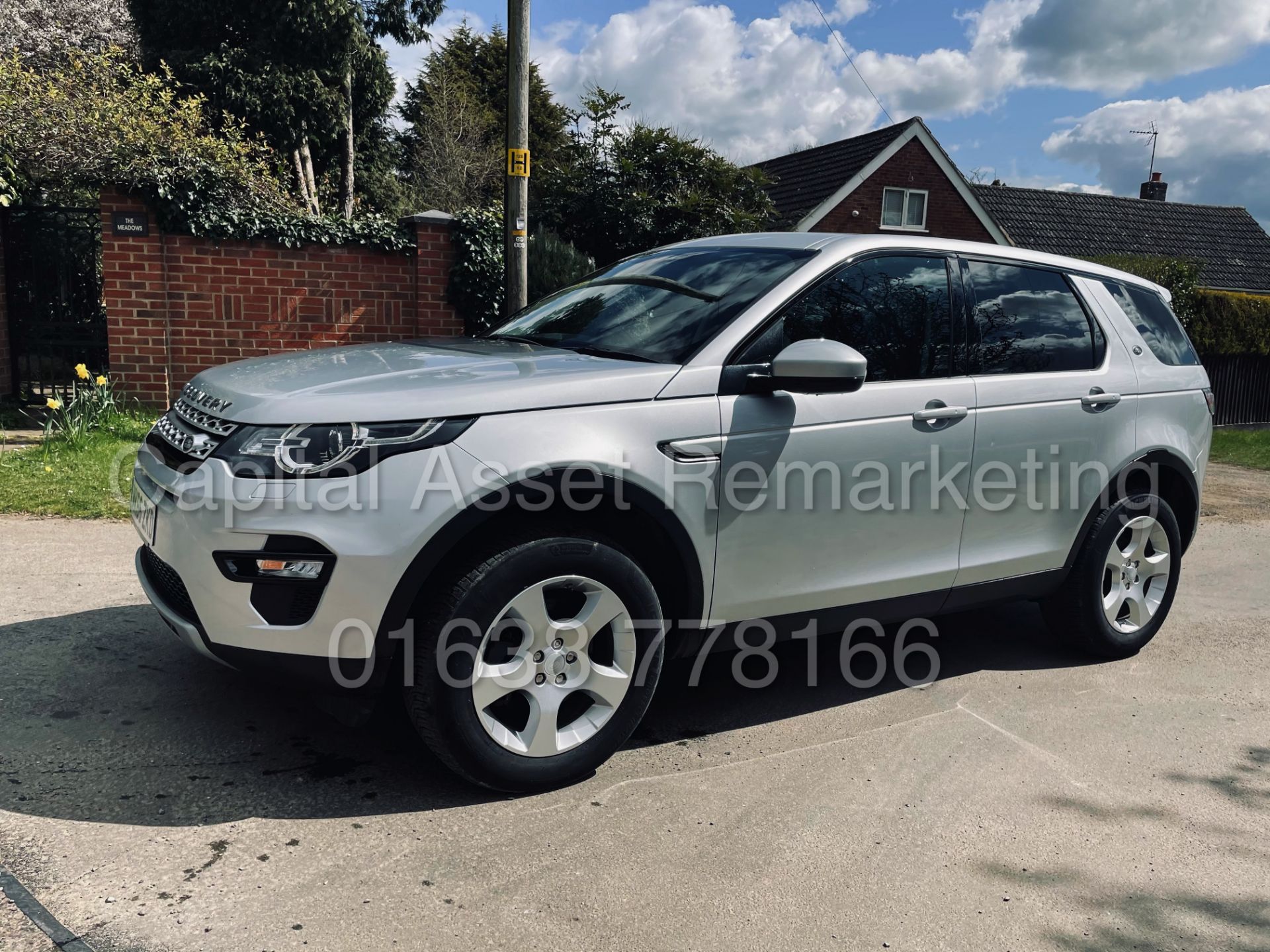 (On Sale) LAND ROVER DISCOVERY SPORT *HSE* SUV (66 REG - 2.0 TD4) *LEATHER - PAN ROOF - SAT NAV* - Image 7 of 55