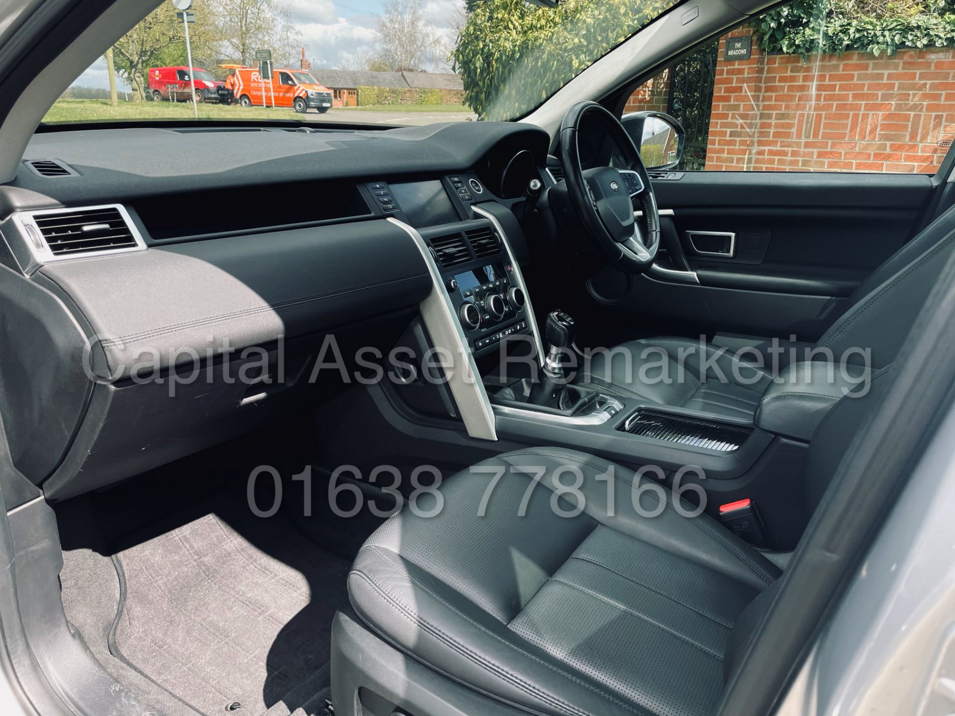 (On Sale) LAND ROVER DISCOVERY SPORT *HSE* SUV (66 REG - 2.0 TD4) *LEATHER - PAN ROOF - SAT NAV* - Image 24 of 55