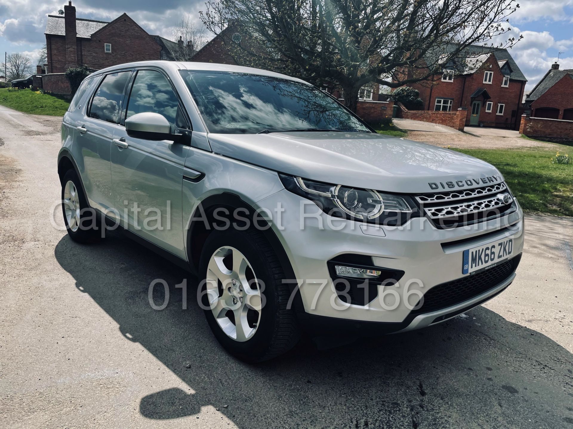 (On Sale) LAND ROVER DISCOVERY SPORT *HSE* SUV (66 REG - 2.0 TD4) *LEATHER - PAN ROOF - SAT NAV* - Image 3 of 55