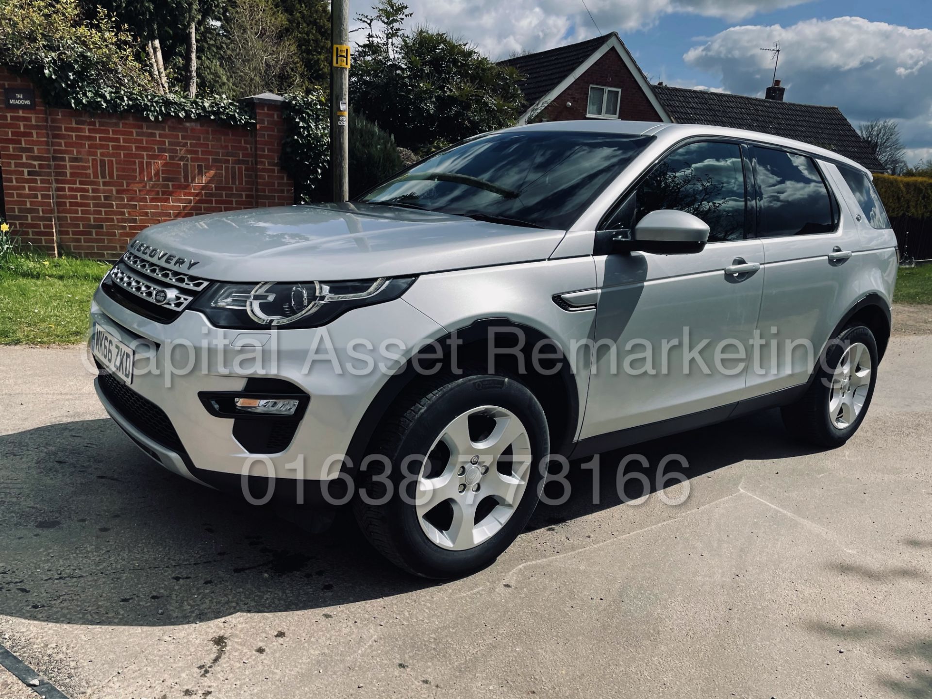 (On Sale) LAND ROVER DISCOVERY SPORT *HSE* SUV (66 REG - 2.0 TD4) *LEATHER - PAN ROOF - SAT NAV* - Image 6 of 55
