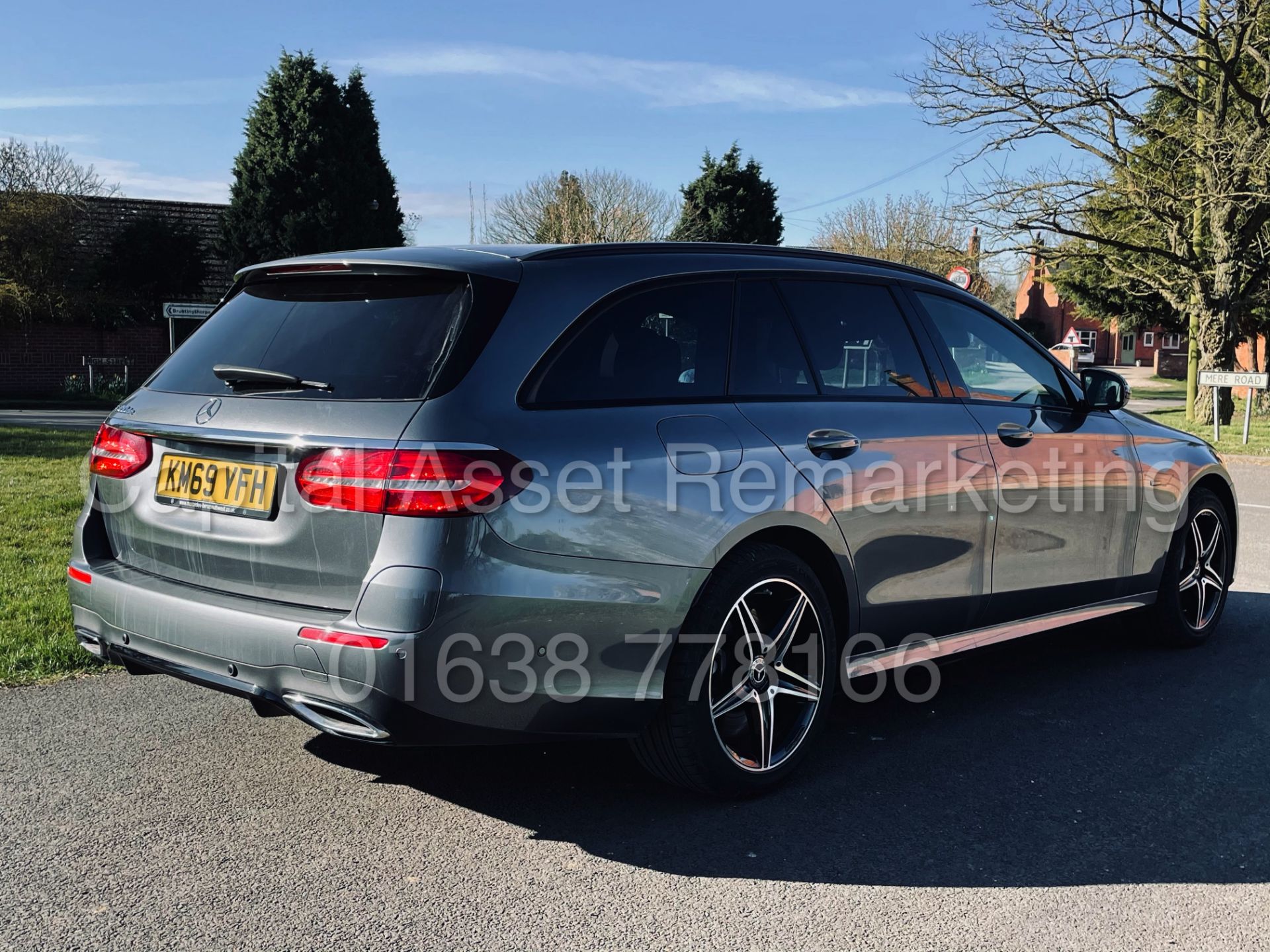 MERCEDES-BENZ E300DE *AMG LINE - ESTATE* DIESEL HYBRID (2020 MODEL) '9G TRONIC - SAT NAV' *WOW* - Image 12 of 52