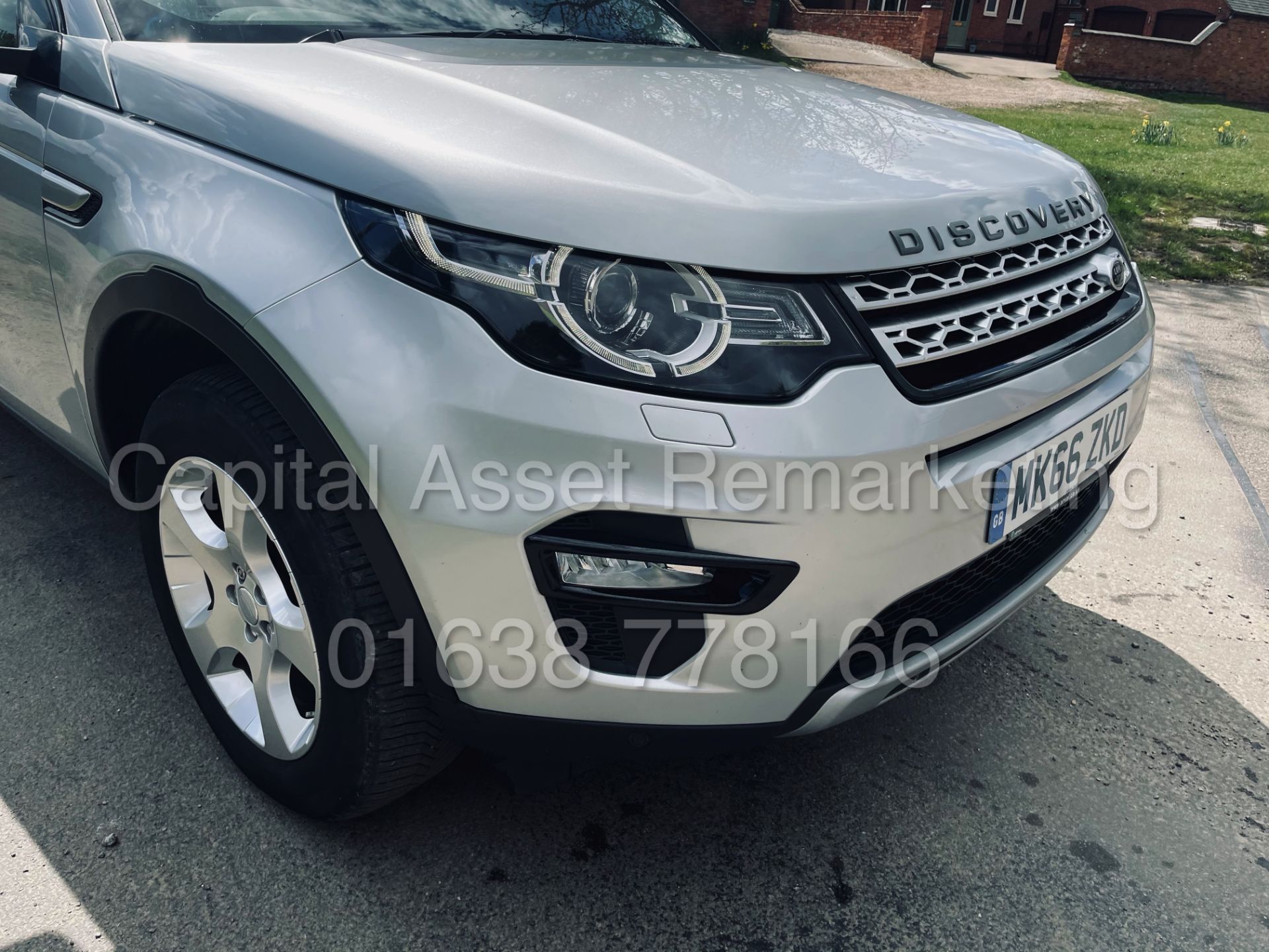 (On Sale) LAND ROVER DISCOVERY SPORT *HSE* SUV (66 REG - 2.0 TD4) *LEATHER - PAN ROOF - SAT NAV* - Image 15 of 55