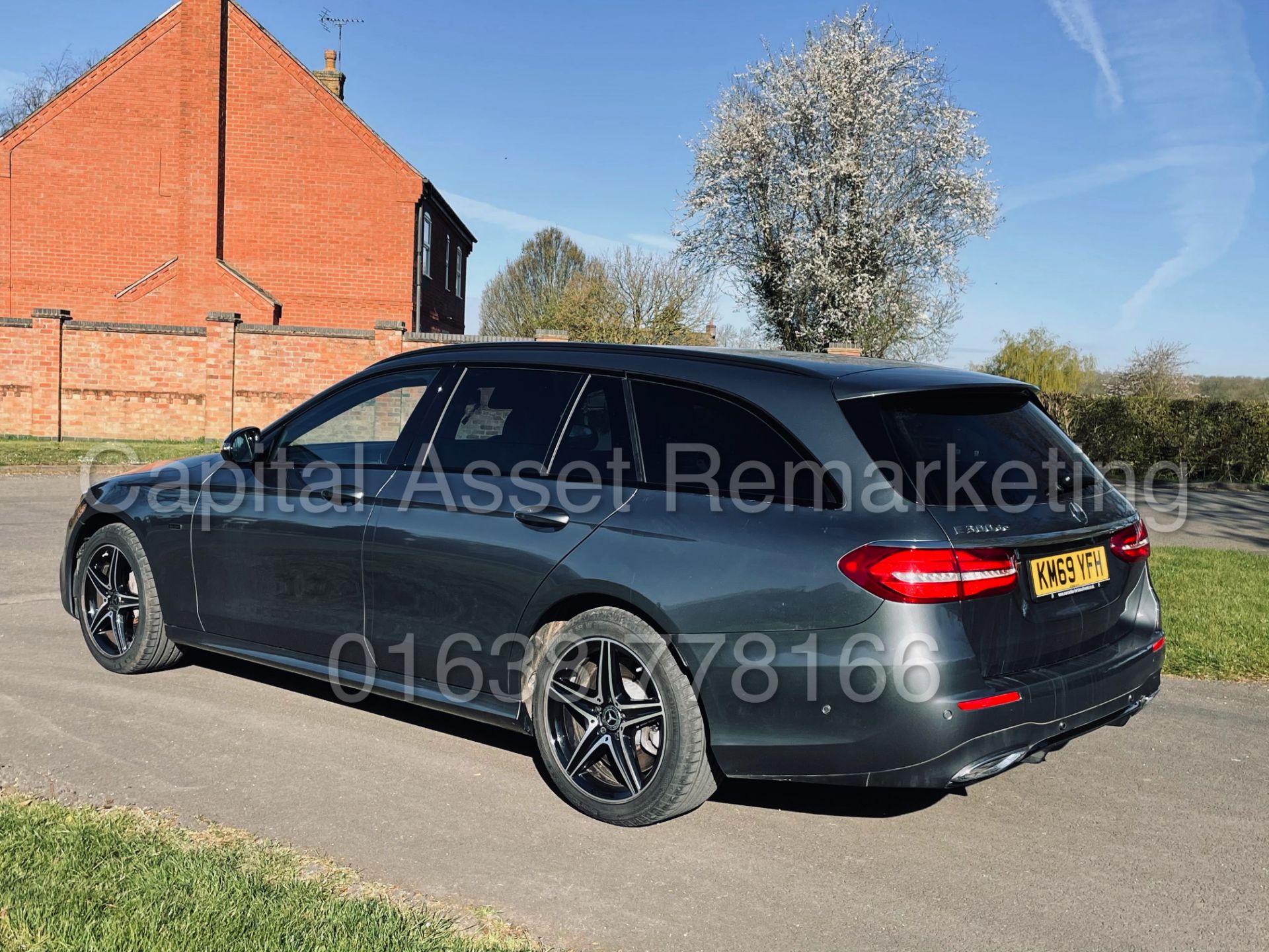 MERCEDES-BENZ E300DE *AMG LINE - ESTATE* DIESEL HYBRID (2020 MODEL) '9G TRONIC - SAT NAV' *WOW* - Image 9 of 52