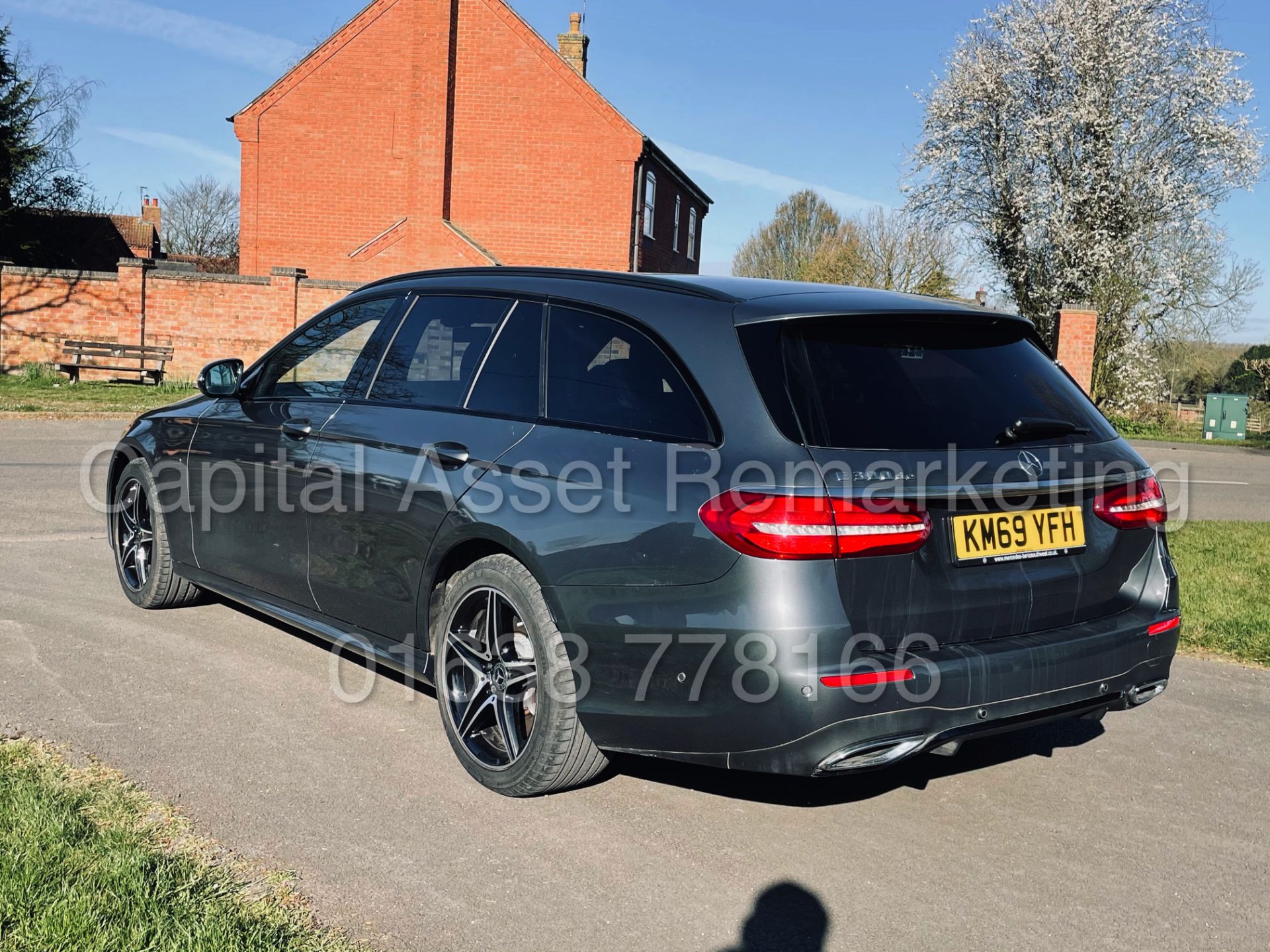 MERCEDES-BENZ E300DE *AMG LINE - ESTATE* DIESEL HYBRID (2020 MODEL) '9G TRONIC - SAT NAV' *WOW* - Image 10 of 52