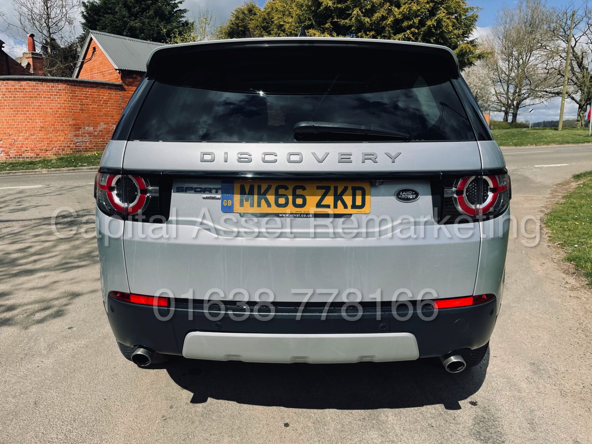 (On Sale) LAND ROVER DISCOVERY SPORT *HSE* SUV (66 REG - 2.0 TD4) *LEATHER - PAN ROOF - SAT NAV* - Image 11 of 55