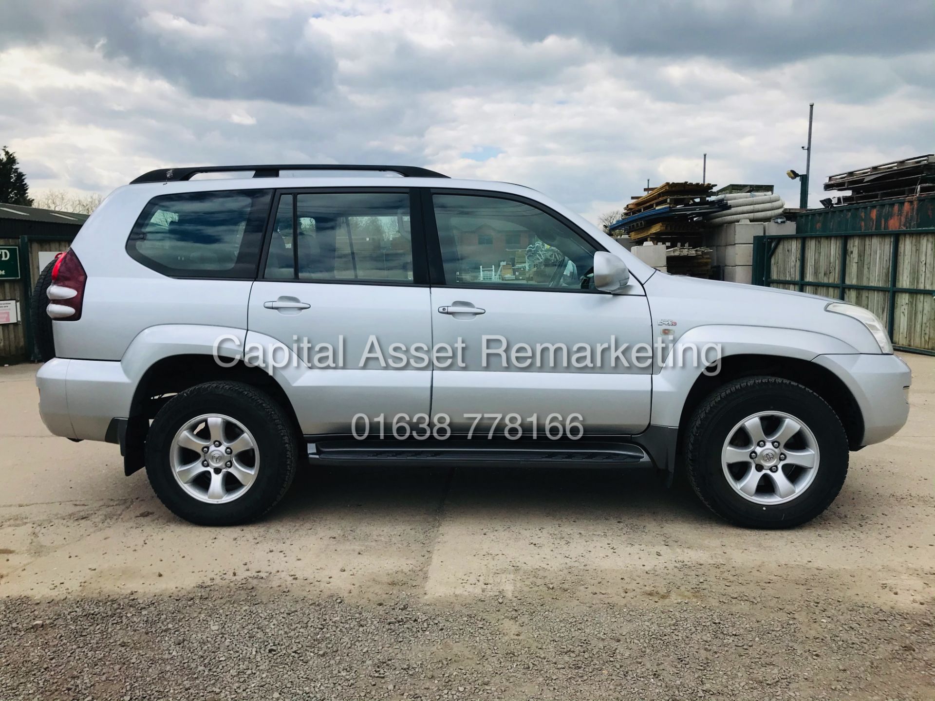 (ON SALE) TOYOTA LAND CRUISER LC3 3.0 D-4D LWB (06 REG) FSH - LEATHER - AC - CRUISE *NO VAT* - Image 12 of 19