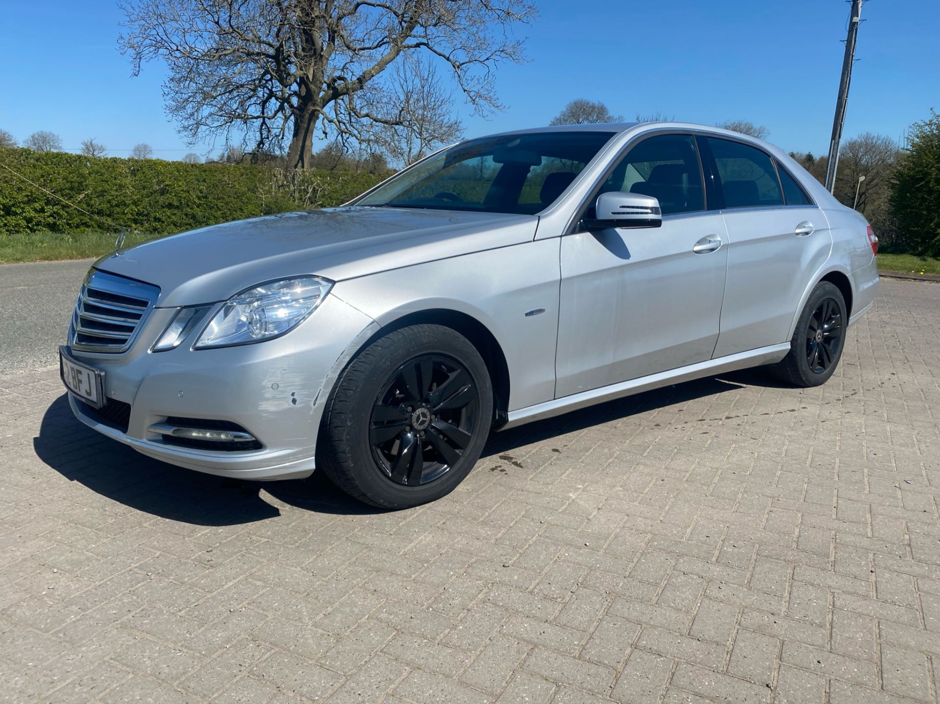 ON SALE MERCEDES BENZ E 220D CDI *SE* '2013 MODEL' (HUGE SPEC !!!) NO VAT SAVE 20% !!! **LOW MILES** - Image 3 of 15