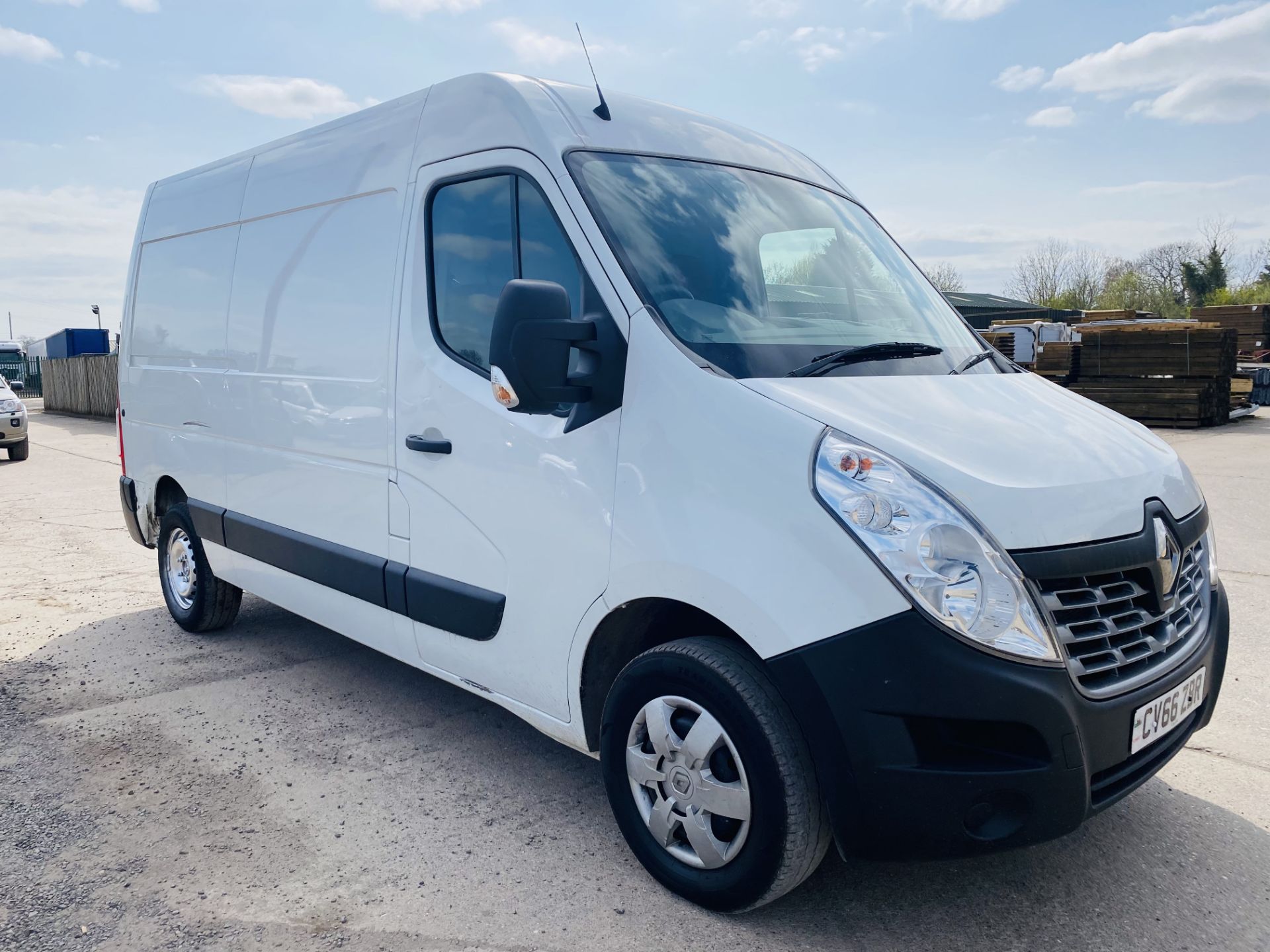 ON SALE RENAULT MASTER MM35 BUSINESS + 2.3DCI (130) EURO 6 "ULEZ COMPLIANT"MWB- 2017 MODEL - AIR CON