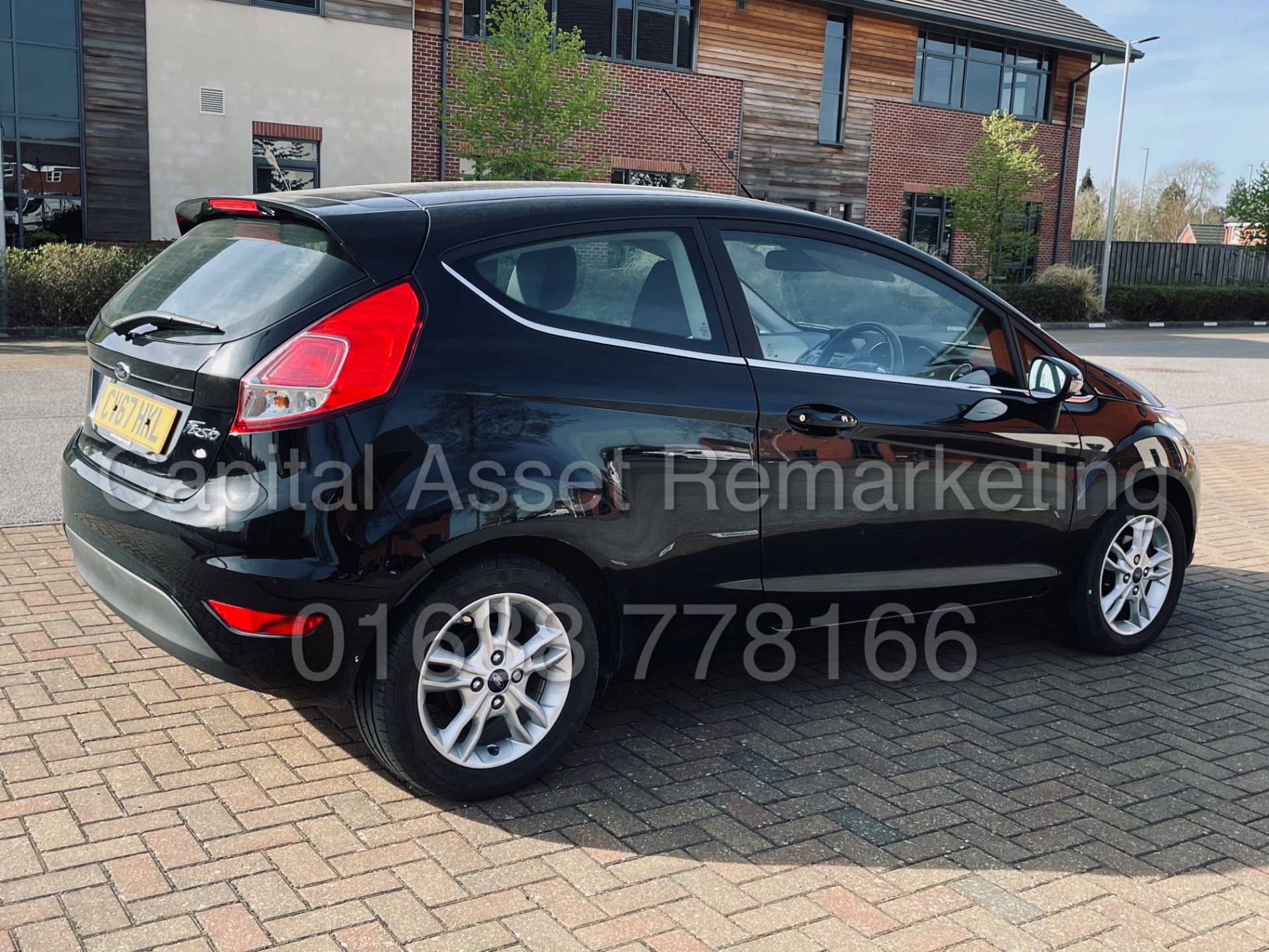 FORD FIESTA *ZETEC* 3 DOOR (2018 MODEL) '1.5 TDCI - EURO 6' *A/C - SAT NAV* (1 OWNER) *15K MILES* - Image 13 of 40