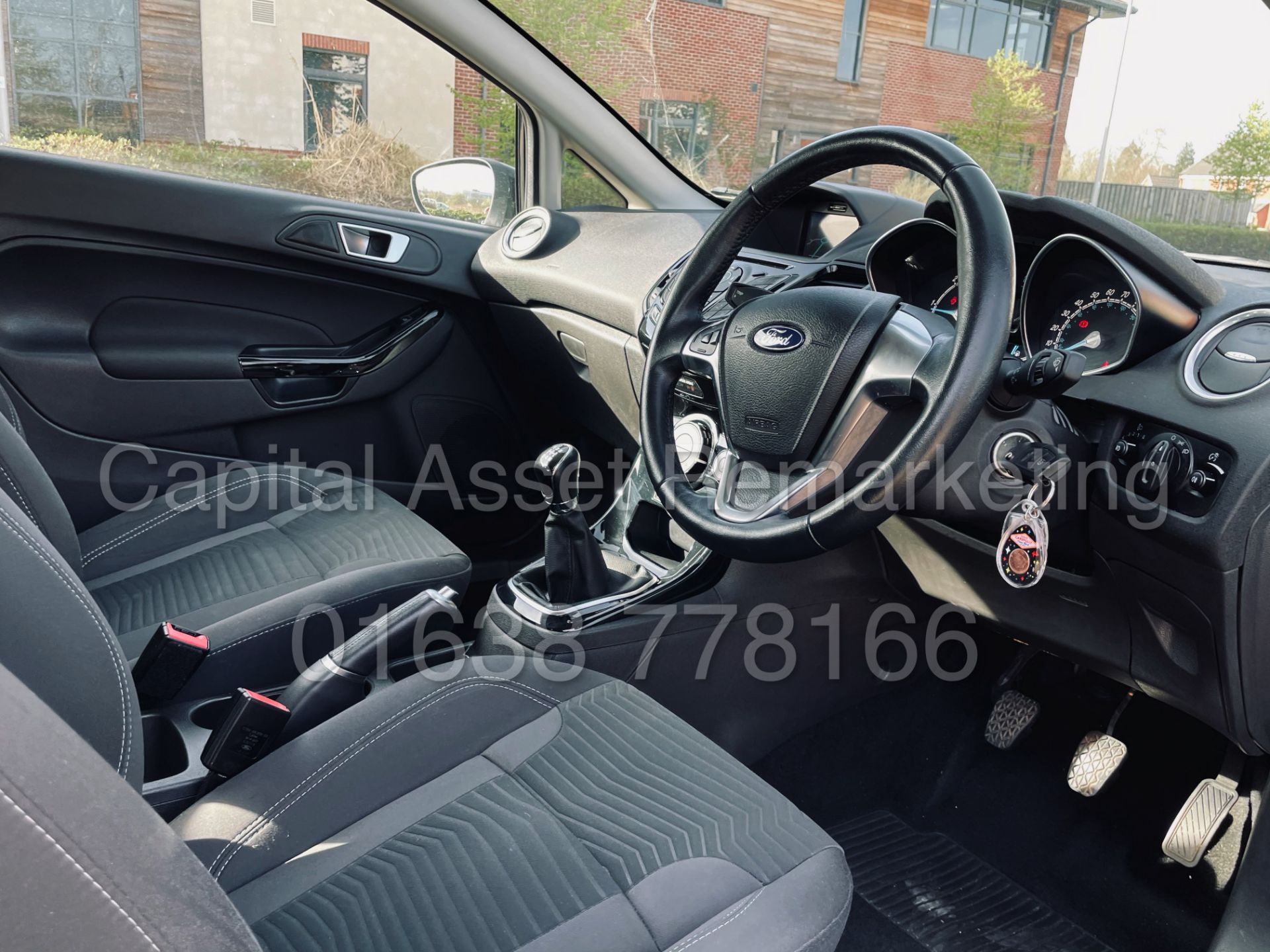 FORD FIESTA *ZETEC* 3 DOOR (2018 MODEL) '1.5 TDCI - EURO 6' *A/C - SAT NAV* (1 OWNER) *15K MILES* - Image 30 of 40