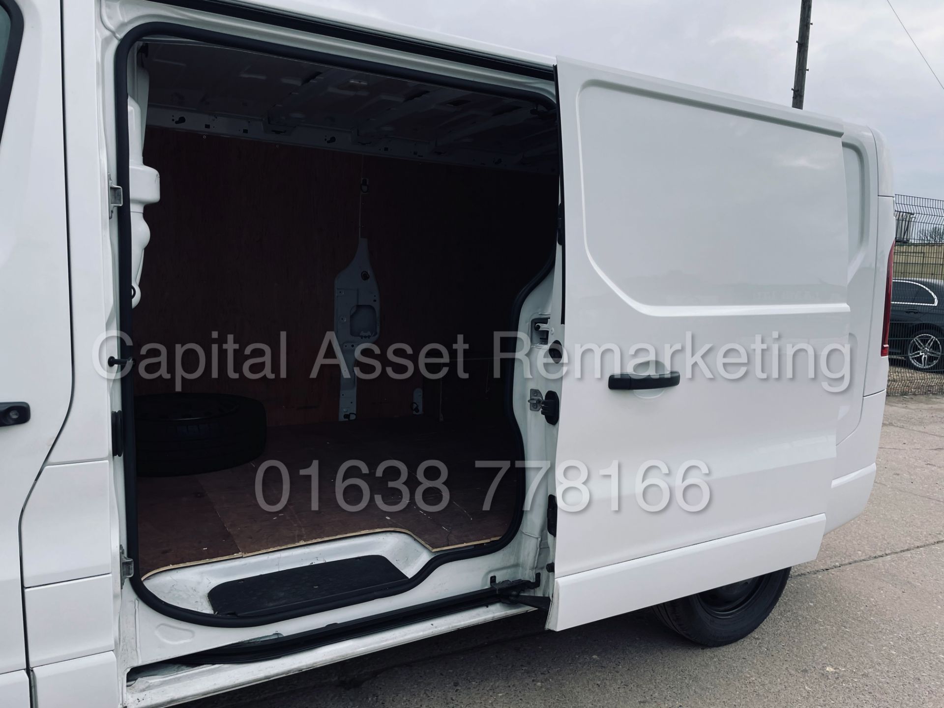 (On Sale) VAUXHALL VIVARO 2900 *SPORT* (67 REG - EURO 6) '1.6 CDTI BI-TURBO -STOP/START - 6 SPEED' - Image 23 of 41