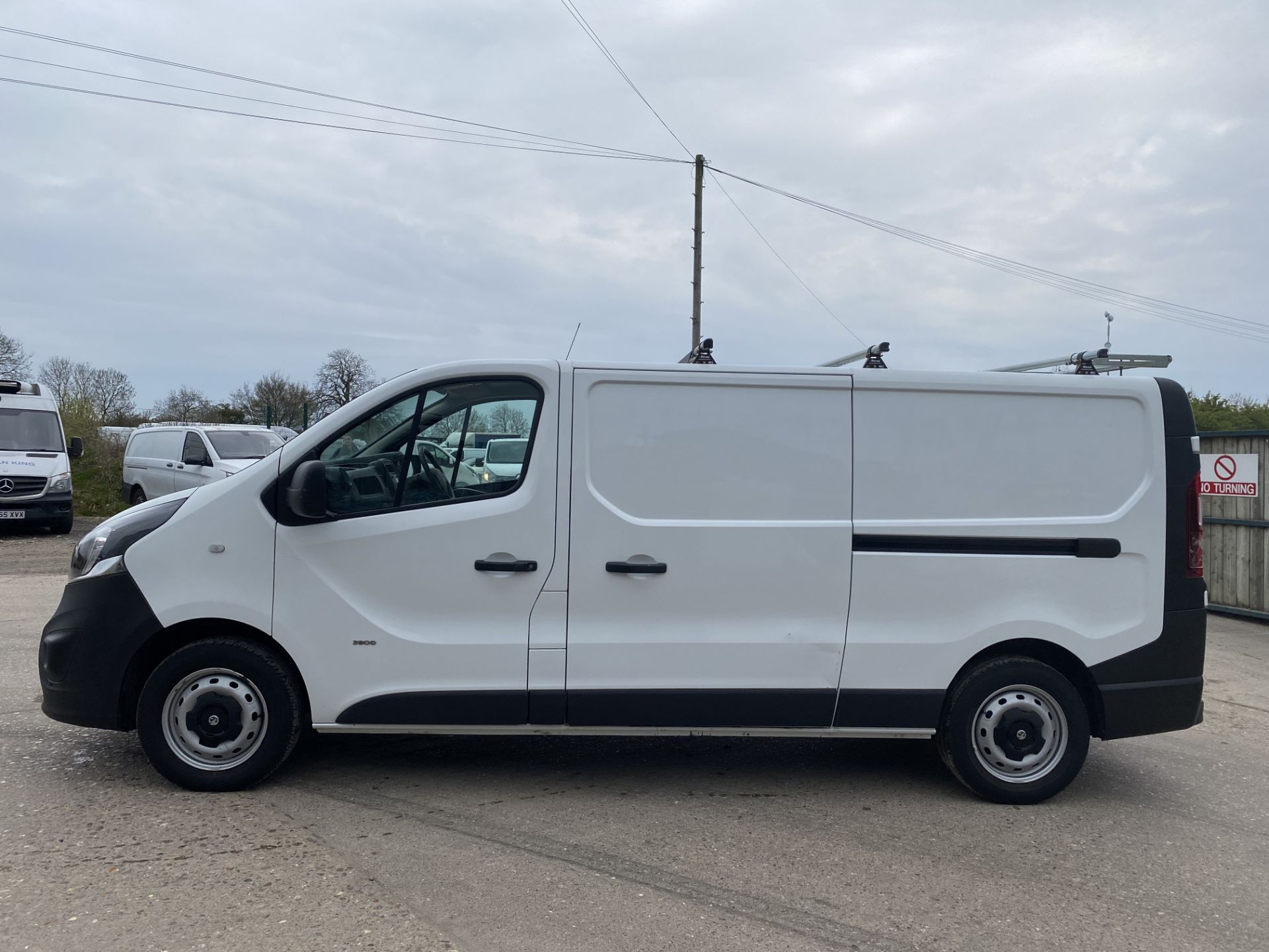 ON SALE VAUXHALL VIVARO 2900 1.6CDTI (120) LONG WHEEL BASE - EURO 6 - 17 REG - ONLY 20K MILES - WOW! - Image 5 of 14