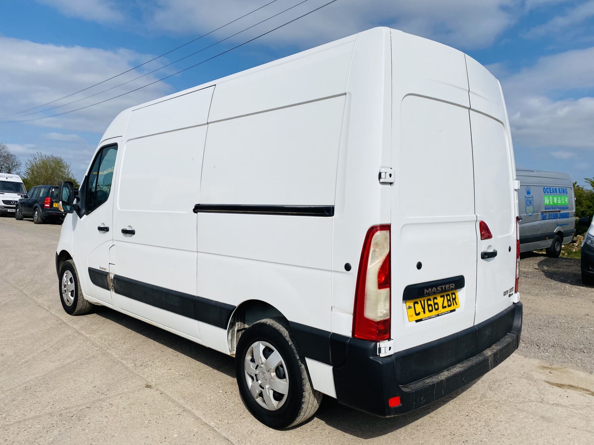 ON SALE RENAULT MASTER MM35 BUSINESS + 2.3DCI (130) EURO 6 "ULEZ COMPLIANT"MWB- 2017 MODEL - AIR CON - Image 7 of 17