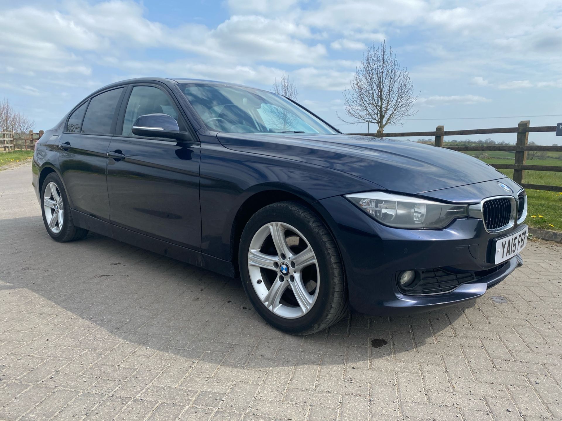 BMW 320d "SE" SPECIAL EQUIPMENT "AUTO" SALOON - 15 REG - LEATHER - SAT NAV - HUGE SPEC- LOOK NO VAT!