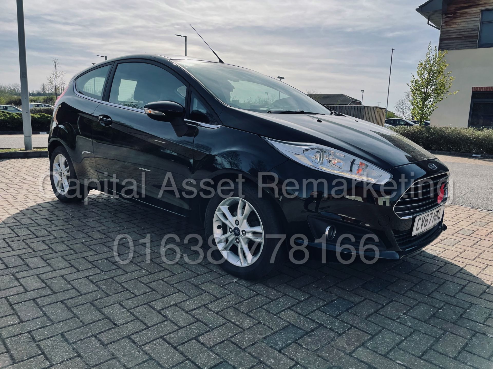 FORD FIESTA *ZETEC* 3 DOOR (2018 MODEL) '1.5 TDCI - EURO 6' *A/C - SAT NAV* (1 OWNER) *15K MILES* - Image 3 of 40