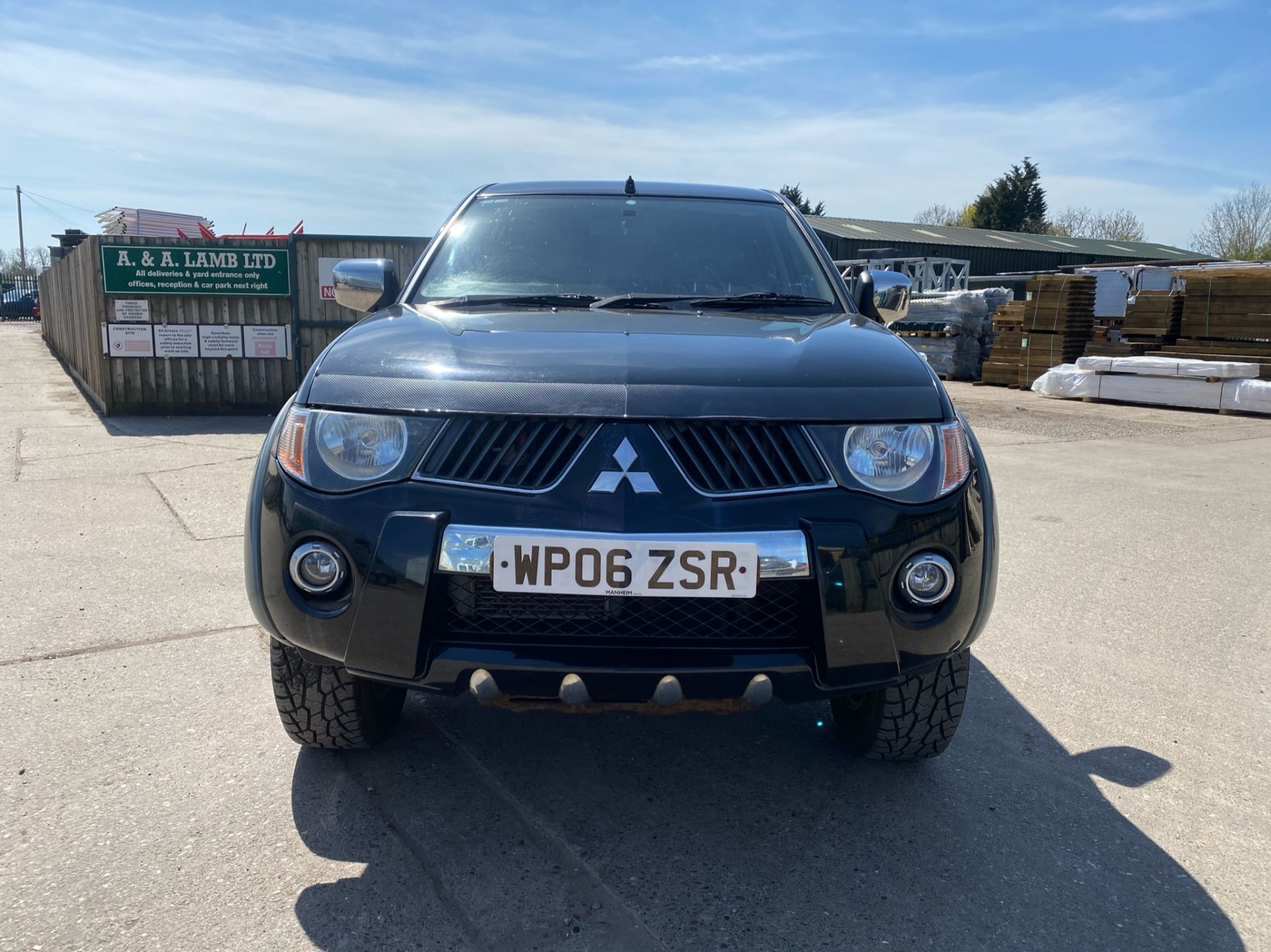 ON SALE MITSUBISHI L200 WARRIOR 'DI - D' *4 WHEEL DRIVE* DOUBLE CAB (NEW SHAPE !!!) NO VAT SAVE 20% - Image 2 of 15