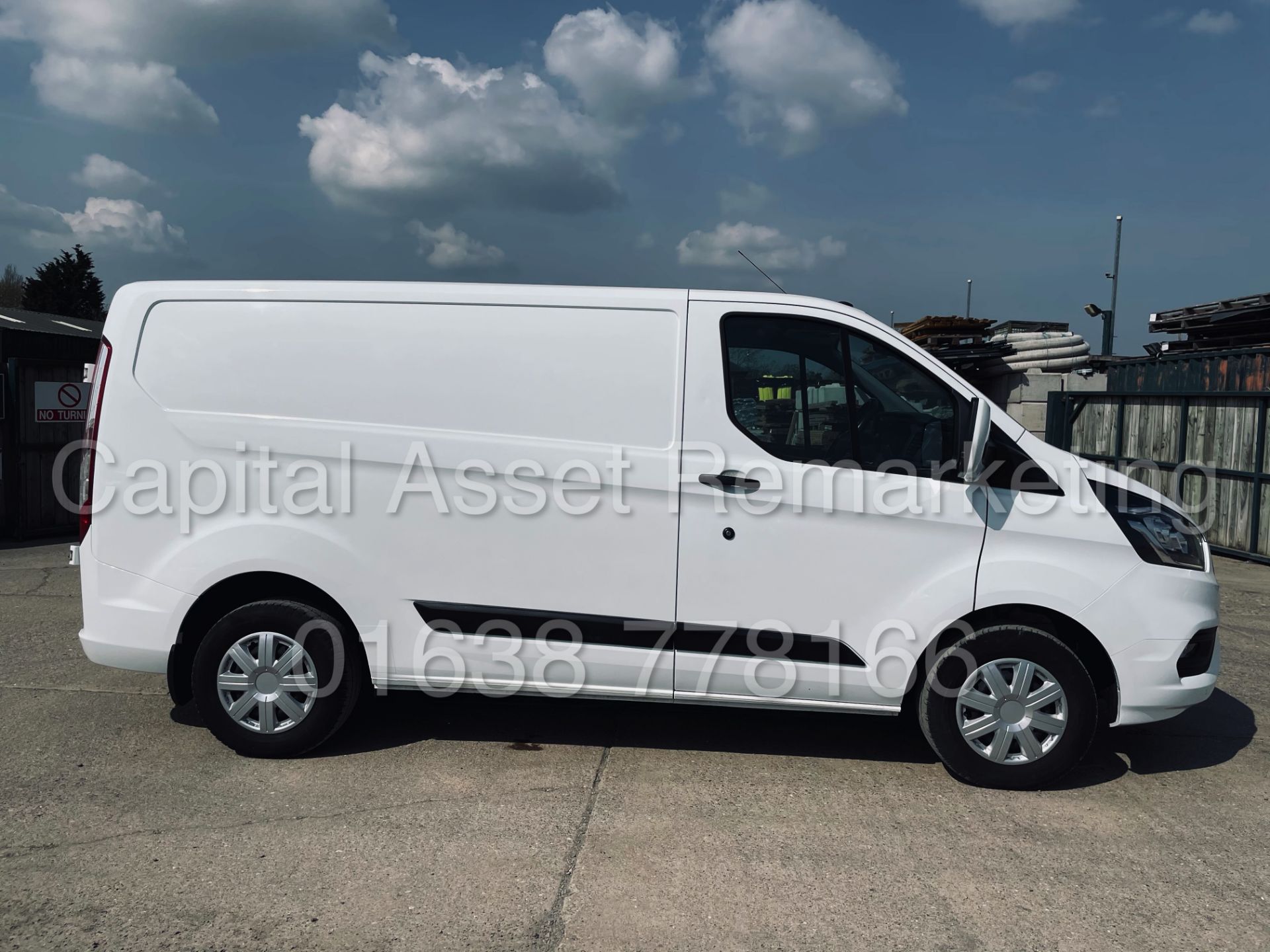 (On Sale) FORD TRANSIT CUSTOM 300 *TREND* (68 REG - EURO 6) '2.0 TDCI - 130 BHP - 6 SPEED' *AIR CON* - Image 14 of 41