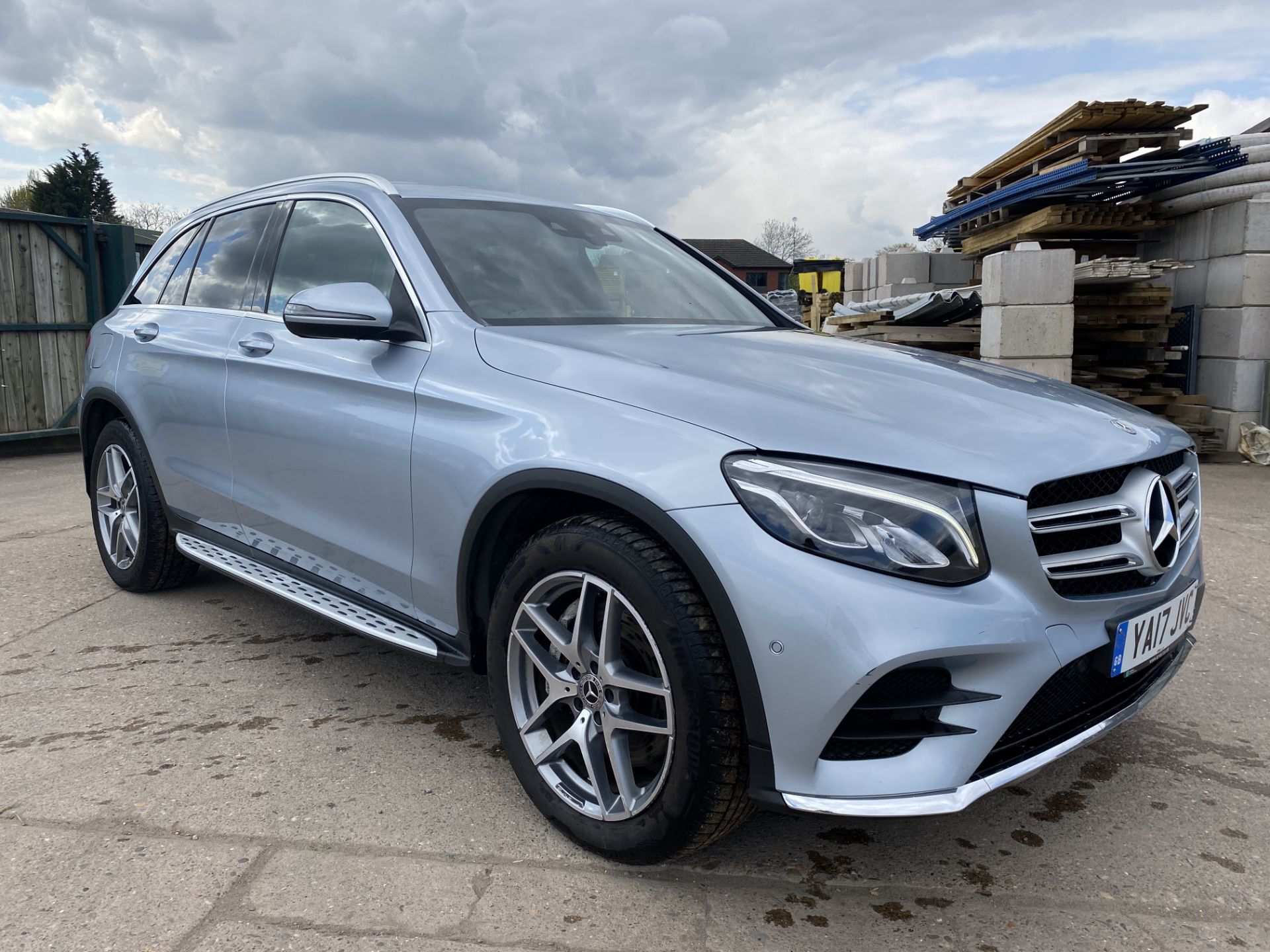 ON SALE MERCEDES GLC 250d 4MATIC "AMG-LINE" (17 REG) 1 KEEPER - HUGE SPEC - SAT NAV - LEATHER - WOW!