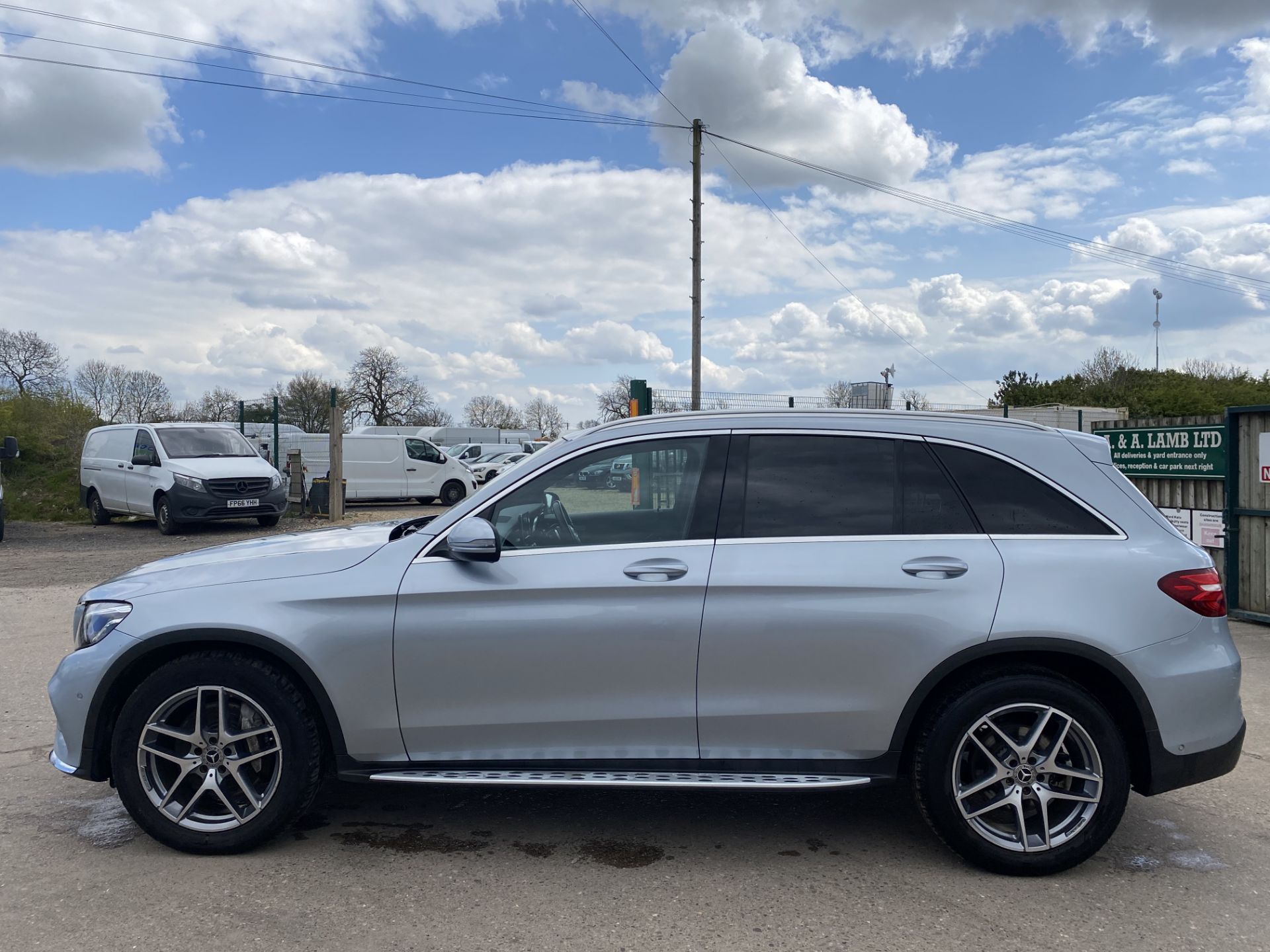 ON SALE MERCEDES GLC 250d 4MATIC "AMG-LINE" (17 REG) 1 KEEPER - HUGE SPEC - SAT NAV - LEATHER - WOW! - Image 5 of 28