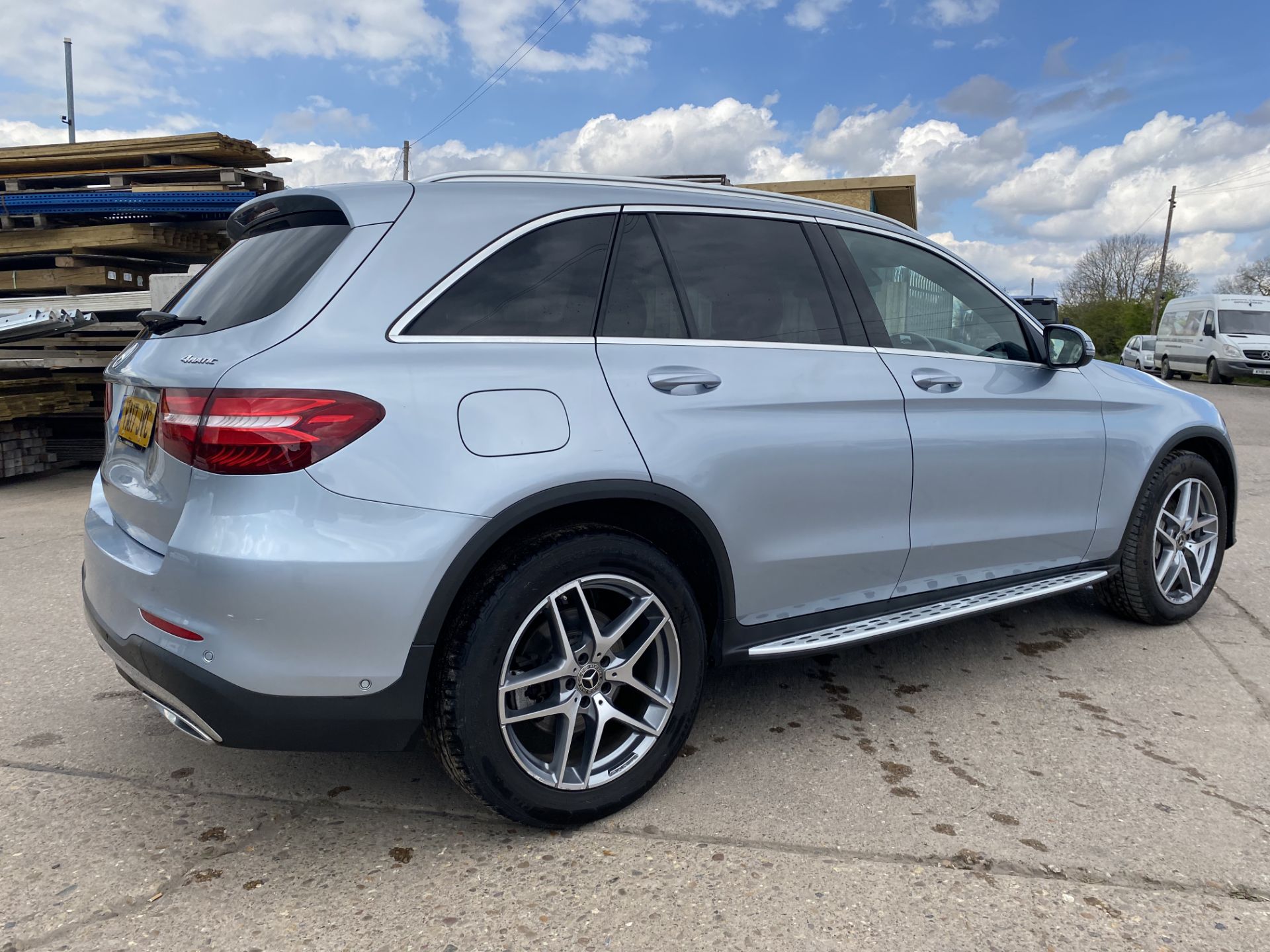 ON SALE MERCEDES GLC 250d 4MATIC "AMG-LINE" (17 REG) 1 KEEPER - HUGE SPEC - SAT NAV - LEATHER - WOW! - Image 9 of 28