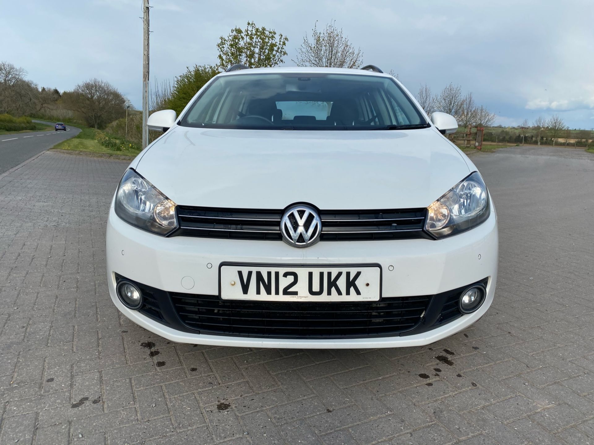 ON SALE VOLKSWAGEN GOLF 'SPECIAL - EDITION' BLUE MOTION (12 - REG) 1598 CC **NO VAT SAVE 20 % !!!** - Image 2 of 15