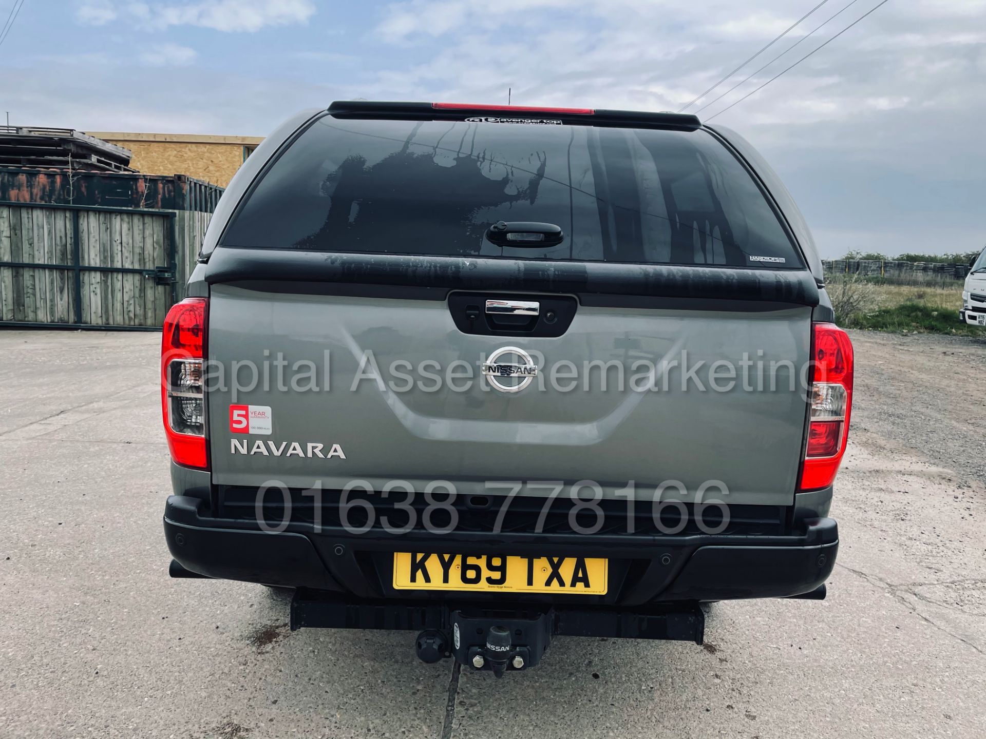 ON SALE NISSAN NAVARA *N-GUARD* DOUBLE CAB PICK-UP (2020 MODEL) '2.3 DCI - 190 BHP' *MASSIVE SPEC* - Image 11 of 56