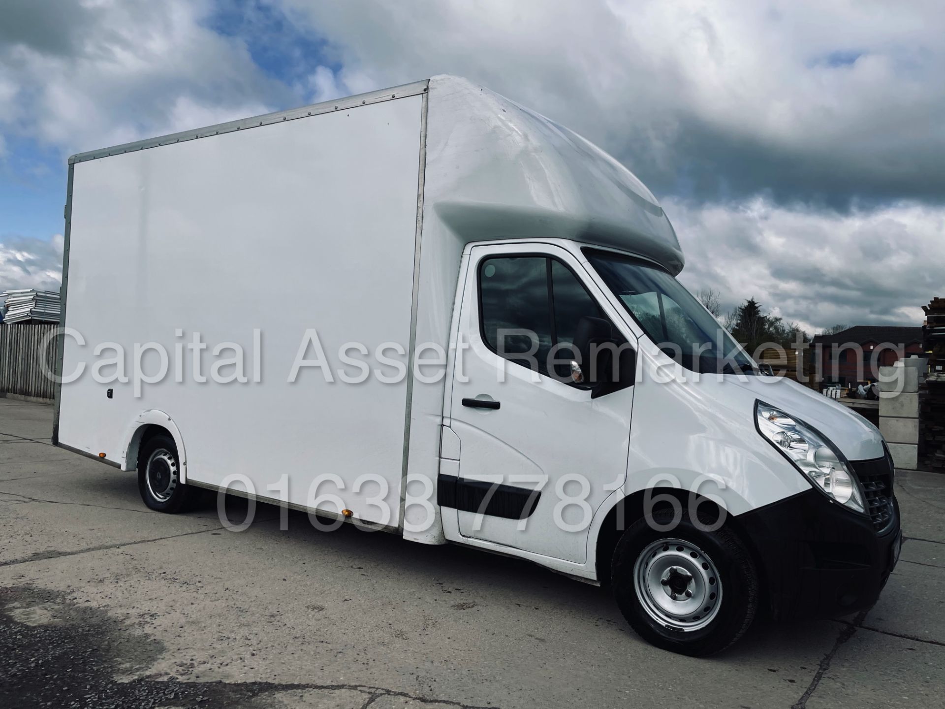 RENAULT MASTER *LWB - LOW LOADER / LUTON BOX VAN* (2018 - EURO 6) '2.3 DCI -140 BHP - 6 SPEED' *A/C* - Image 2 of 40