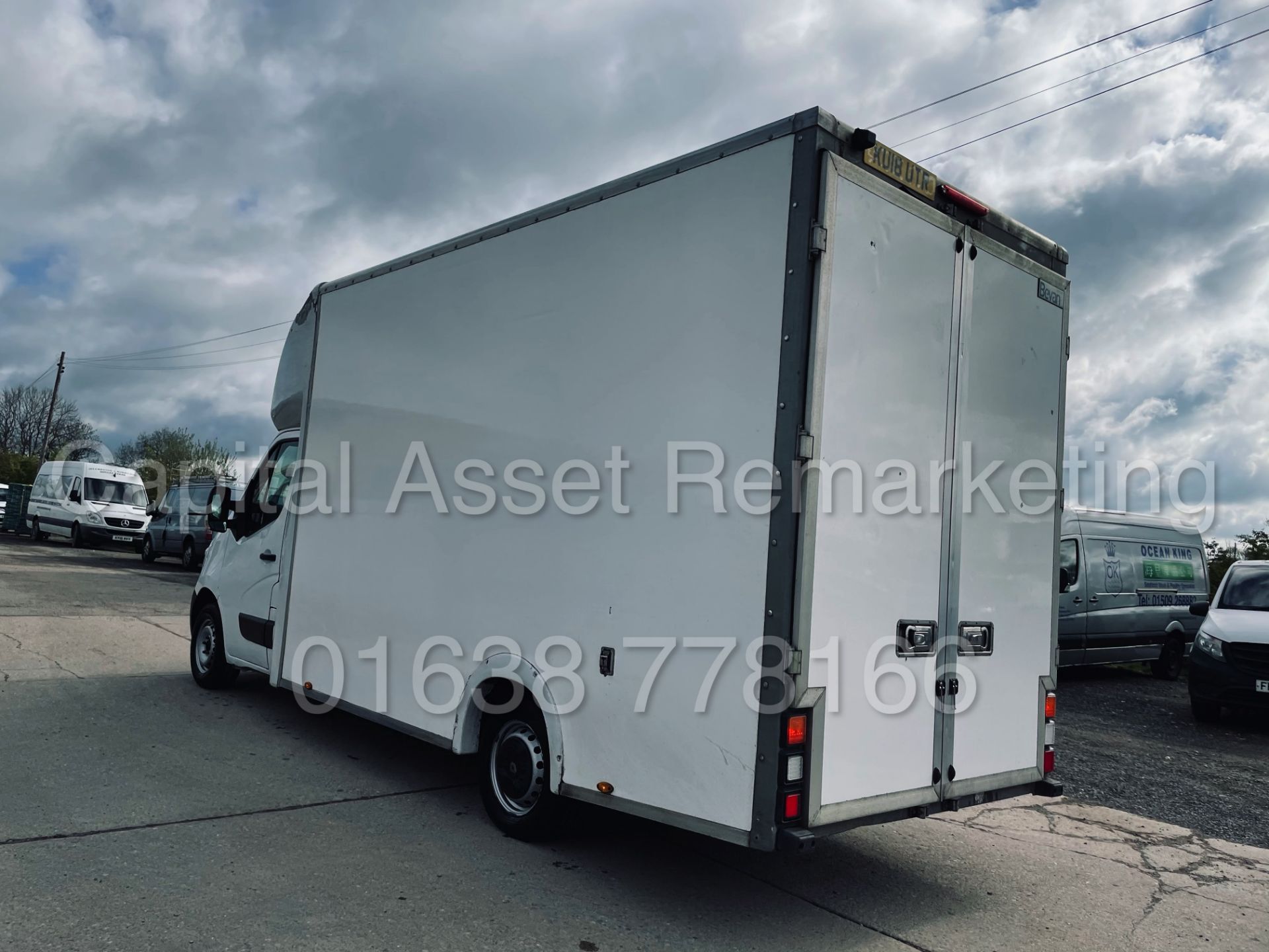 RENAULT MASTER *LWB - LOW LOADER / LUTON BOX VAN* (2018 - EURO 6) '2.3 DCI -140 BHP - 6 SPEED' *A/C* - Image 10 of 40