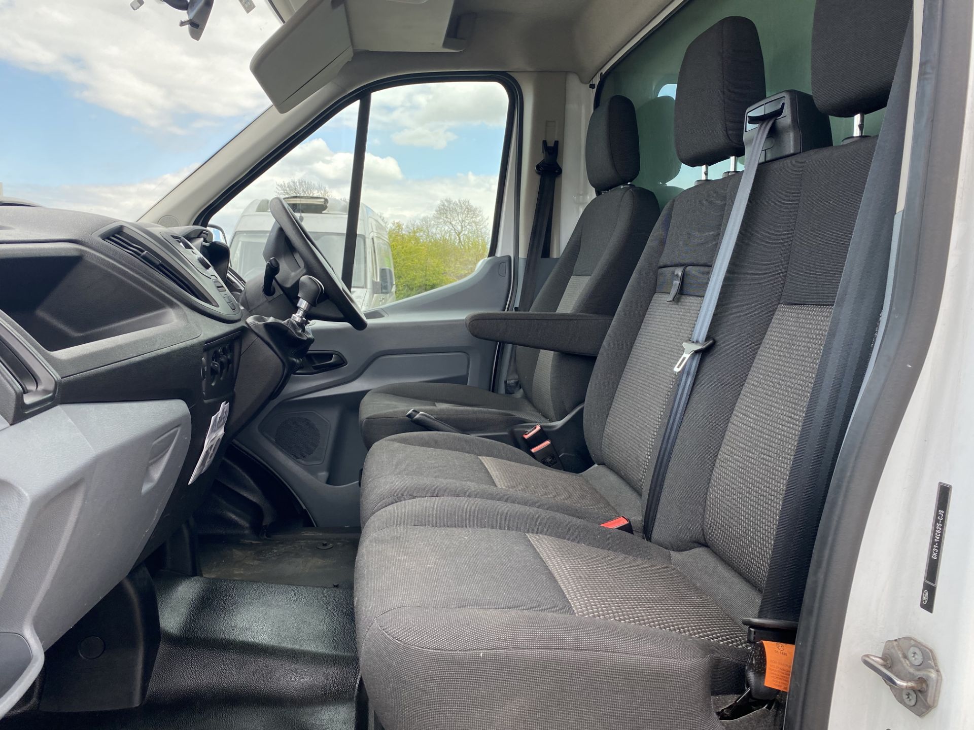 ON SALE FORD TRANSIT T350L 2.0TDCI "130"EURO 6 "LWB LUTON BOX VAN" (2019 MODEL)1 OWNER- TWIN WHEELER - Image 15 of 21