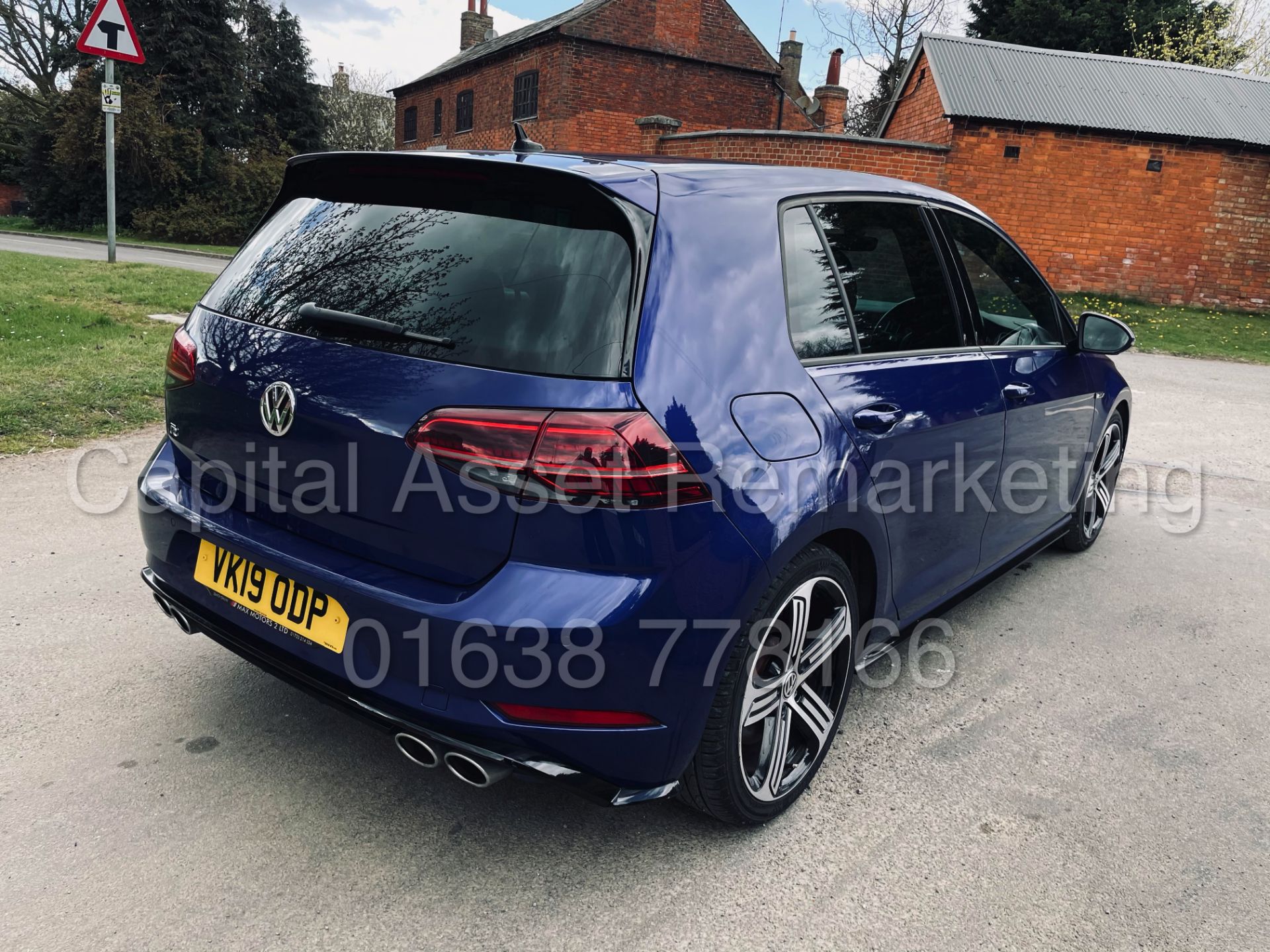 (ON SALE) VOLKSWAGEN GOLF R *4-MOTION* 5 DR HATCHBACK (2019) '2.0 TSI -300 BHP -AUTO DSG' *TOP SPEC* - Image 12 of 52