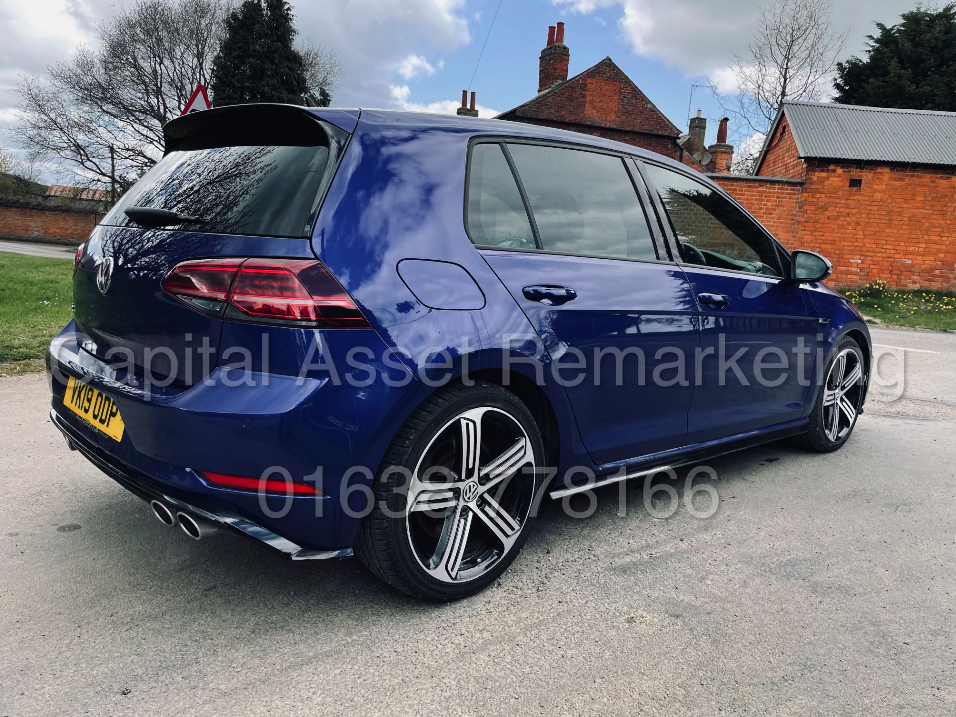 (ON SALE) VOLKSWAGEN GOLF R *4-MOTION* 5 DR HATCHBACK (2019) '2.0 TSI -300 BHP -AUTO DSG' *TOP SPEC* - Image 13 of 52