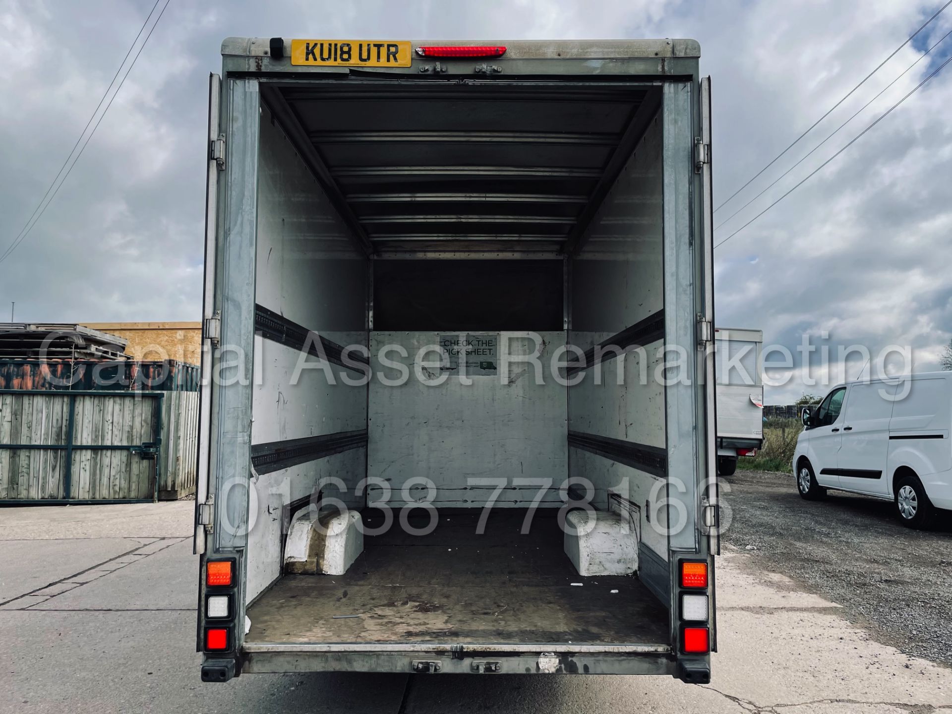 RENAULT MASTER *LWB - LOW LOADER / LUTON BOX VAN* (2018 - EURO 6) '2.3 DCI -140 BHP - 6 SPEED' *A/C* - Image 23 of 40