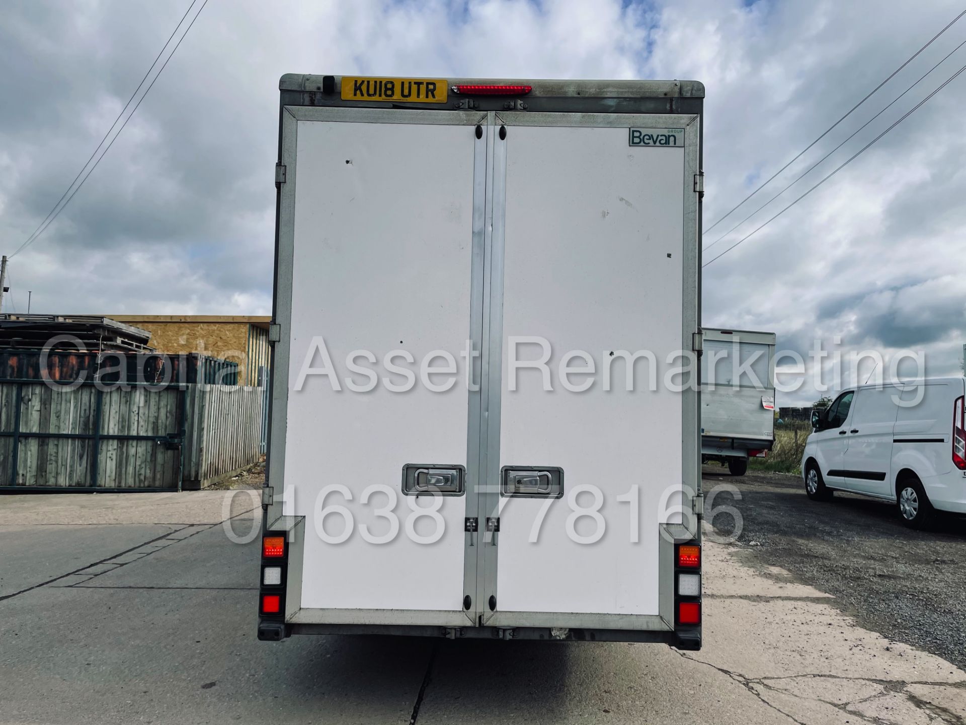 RENAULT MASTER *LWB - LOW LOADER / LUTON BOX VAN* (2018 - EURO 6) '2.3 DCI -140 BHP - 6 SPEED' *A/C* - Image 11 of 40