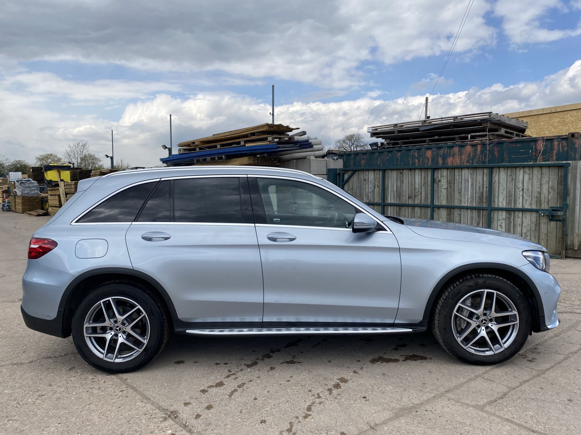 ON SALE MERCEDES GLC 250d 4MATIC "AMG-LINE" (17 REG) 1 KEEPER - HUGE SPEC - SAT NAV - LEATHER - WOW! - Image 10 of 28