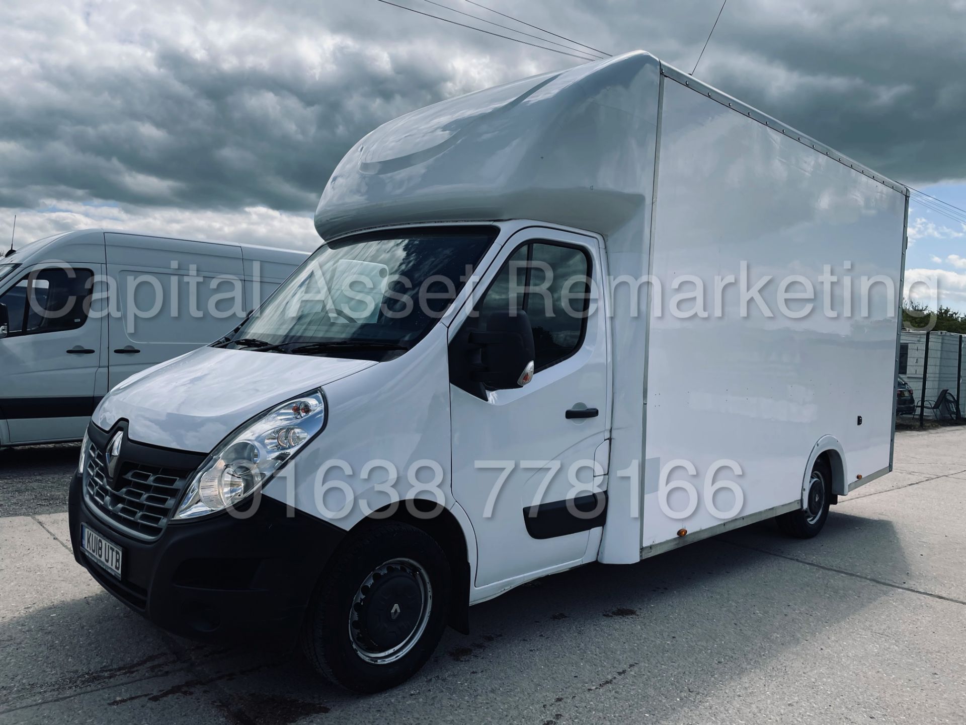 (On Sale) RENAULT MASTER *LWB - LOW LOADER / LUTON BOX VAN* (2018 - EURO 6) '2.3 DCI -6 SPEED' *A/C* - Image 2 of 38