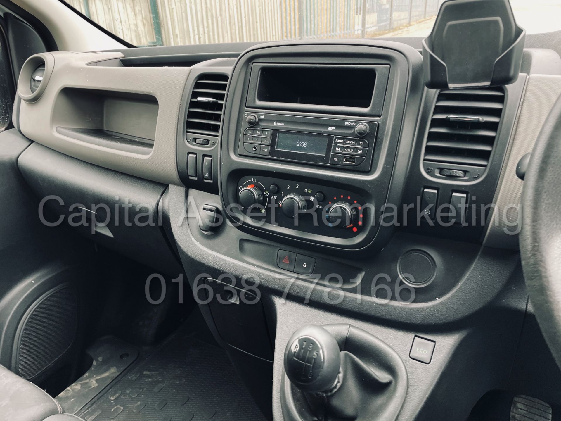 (On Sale) RENAULT TRAFIC *BUSINESS+ ENERGY* VAN (66 REG - EURO 6) '1.6 DCI - 6 SPEED' *A/C* (NO VAT) - Image 33 of 38